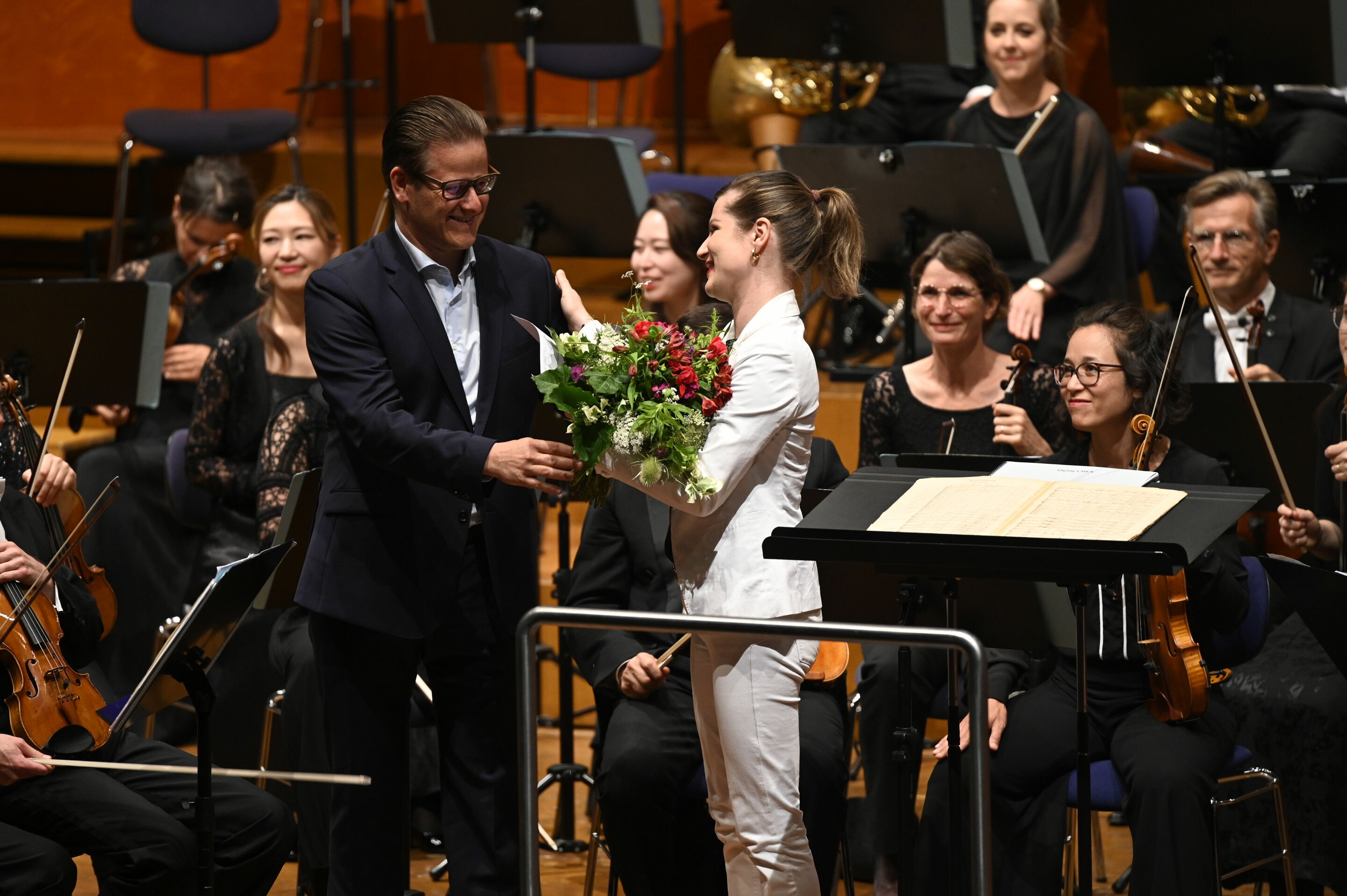 Audi Sommerkonzerte 2022 - Der Zeit voraus
hr-Sinfonieorchester Frankfurt
François Leleux (Oboe)
Alain Altinoglu (Dirigent)