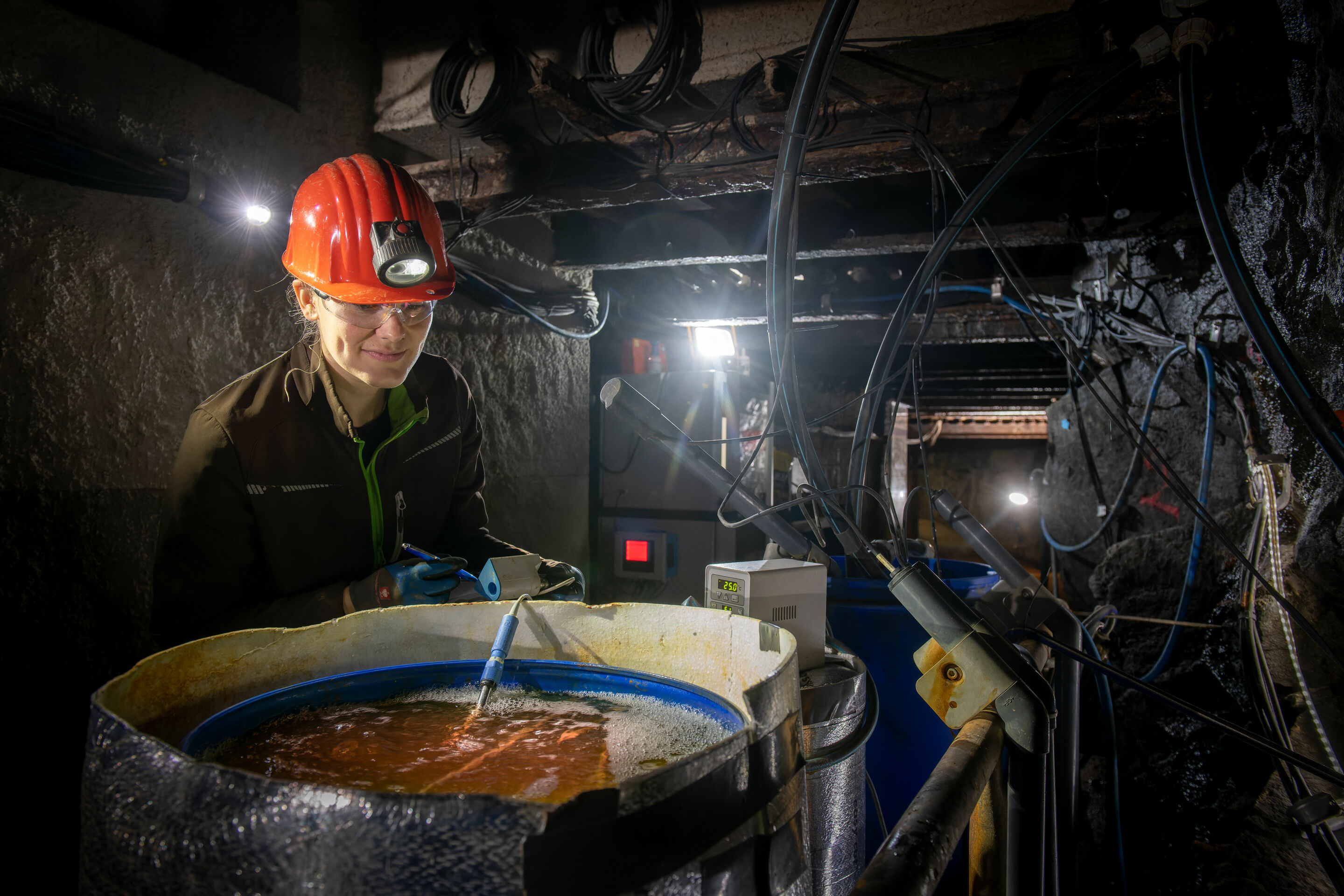 Membrane Mining: nachhaltige Gewinnung von Hochtechnologiemetallen - Bei einem von der Audi Stiftung für Umwelt geförderten Forschungsprojekt werden Rohstoffe mittels Membrantechnik unter Tage umweltschonend und nachhaltig abgebaut.