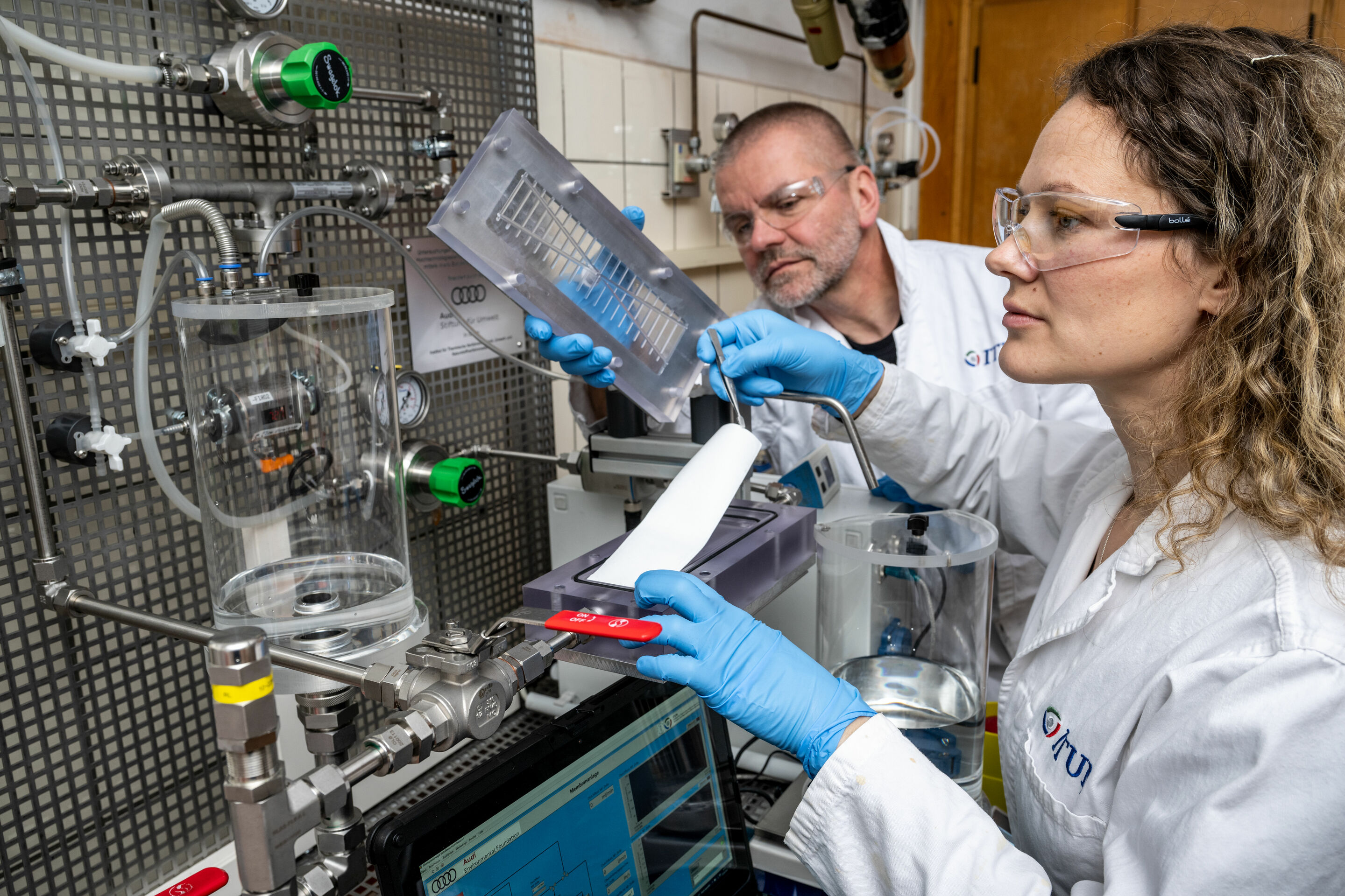 Membrane Mining: nachhaltige Gewinnung von Hochtechnologiemetallen - Bei einem von der Audi Stiftung für Umwelt geförderten Forschungsprojekt werden Rohstoffe mittels Membrantechnik unter Tage umweltschonend und nachhaltig abgebaut.
