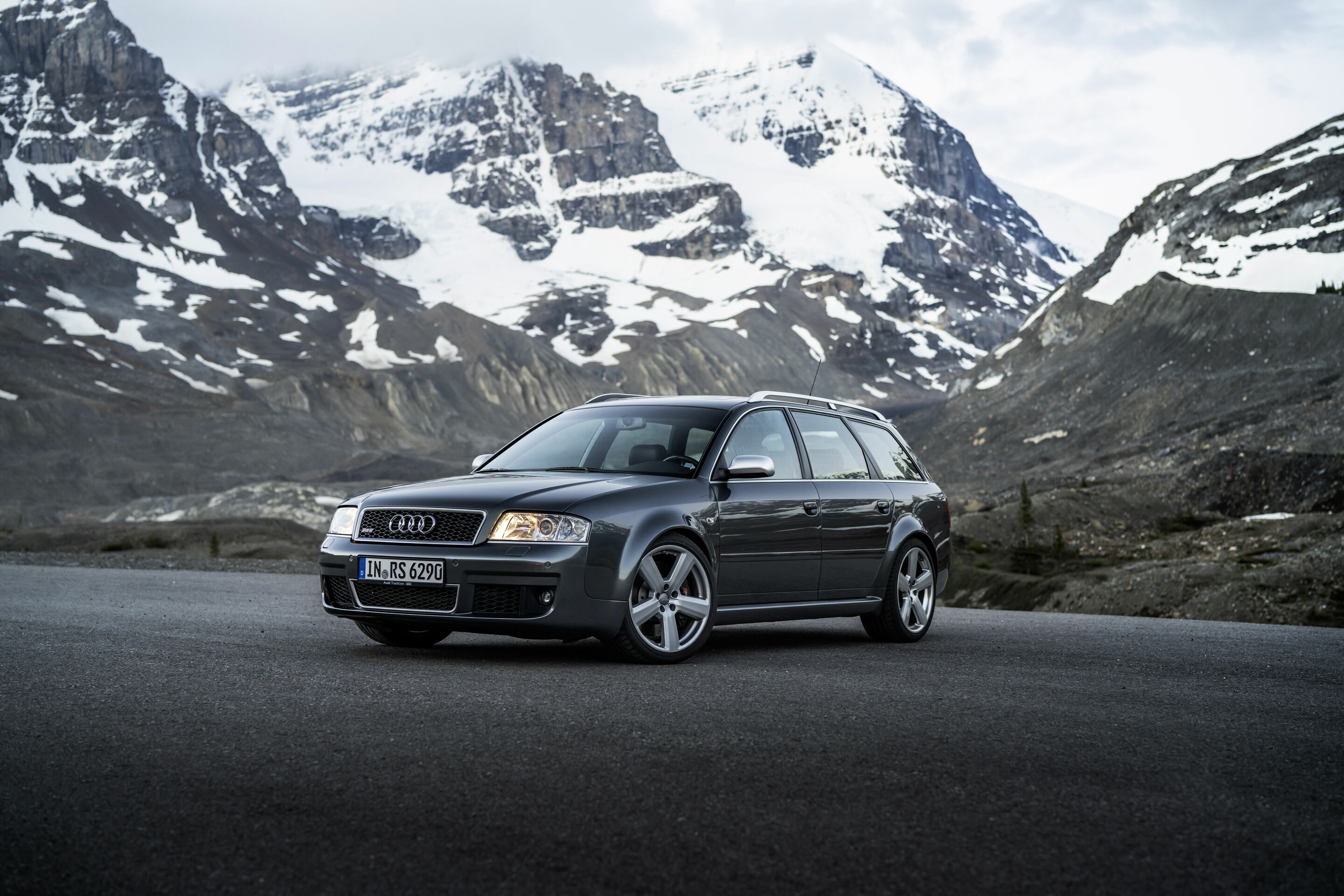 20th anniversary Audi RS 6 - Static photo
Daytona grey (2002 - 2004)