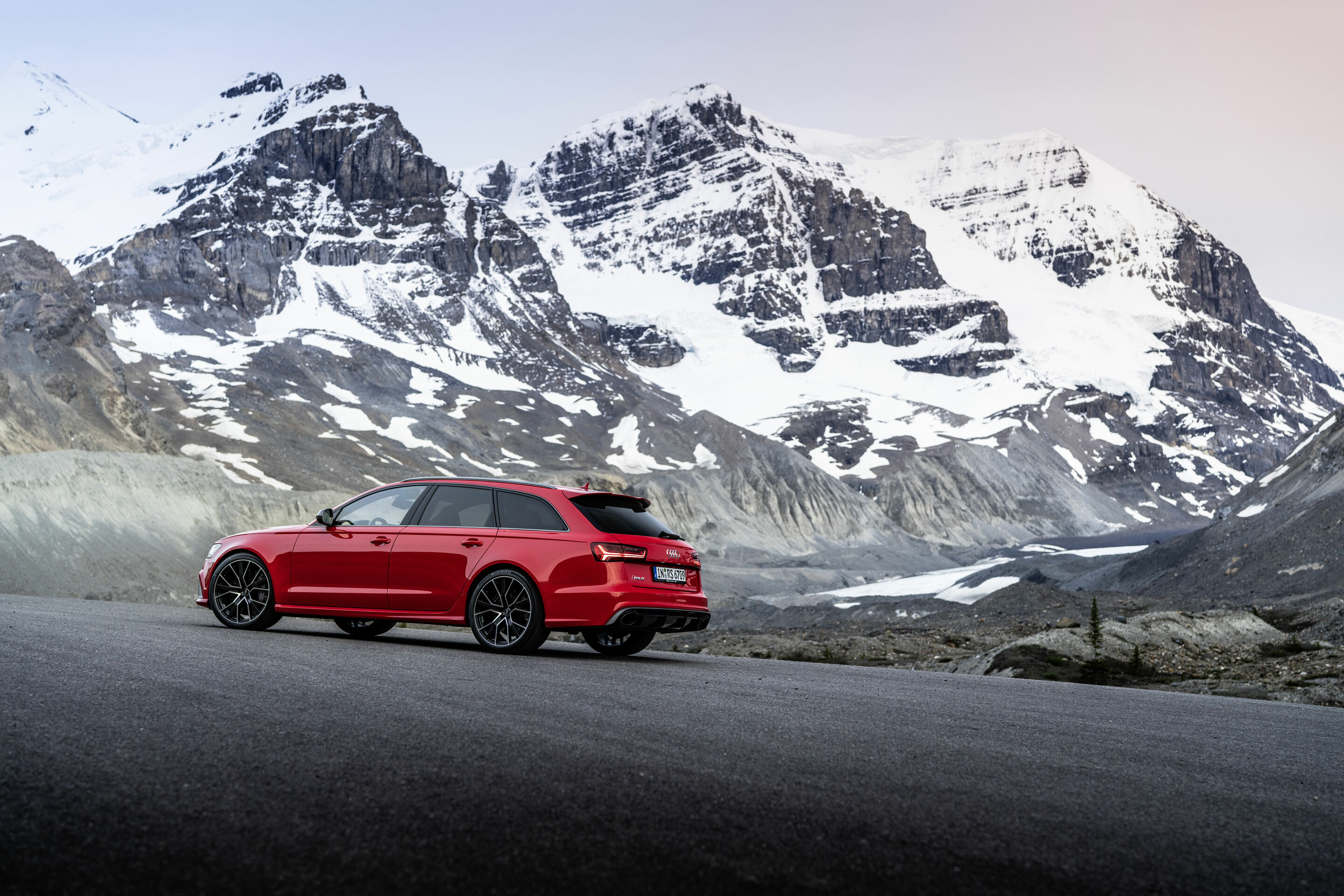 20th anniversary Audi RS 6 - Static photo
Misano red (since 2019)