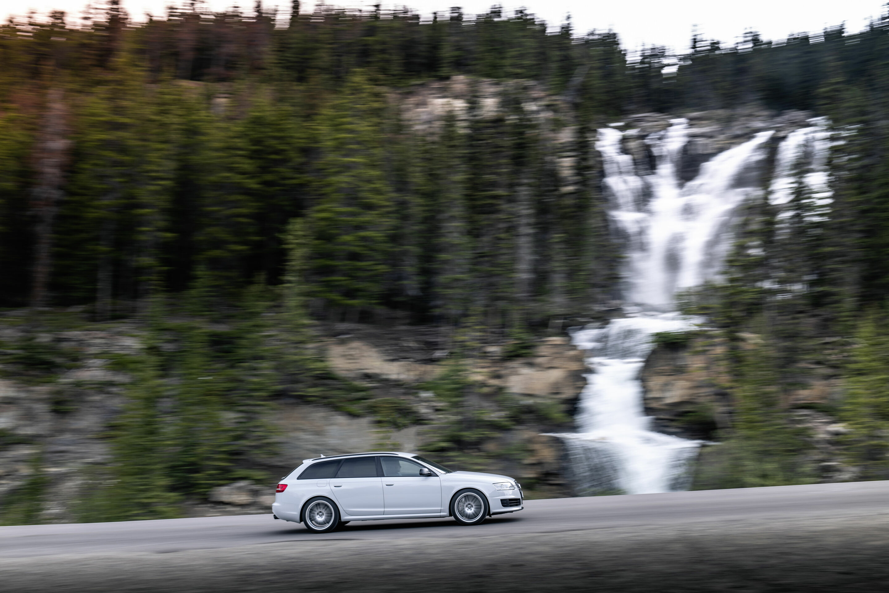 20th anniversary Audi RS 6 - Dynamic photo
Inuit white (2008 - 2011)