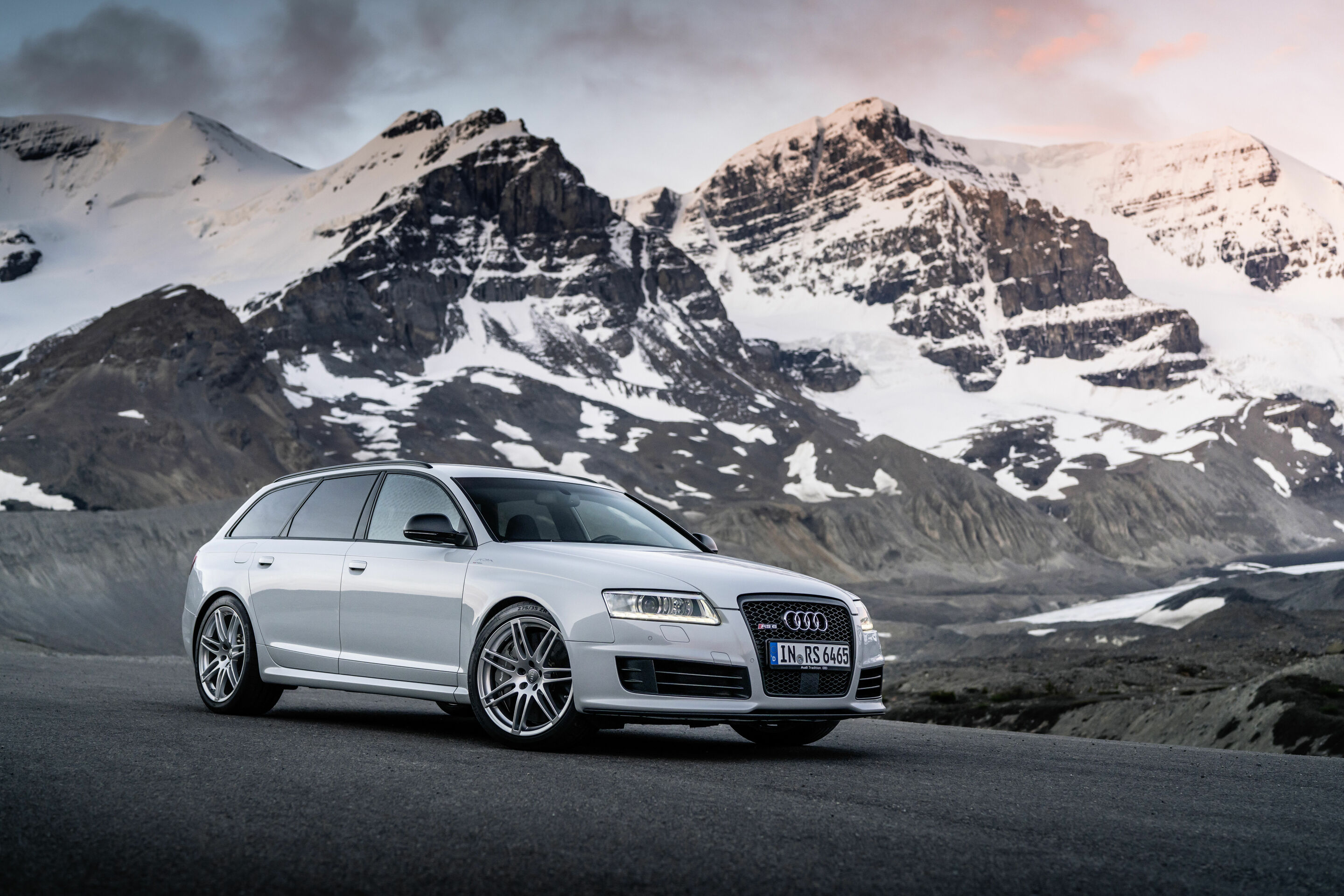 20th anniversary Audi RS 6 - Static photo
Inuit white (2008 - 2011)