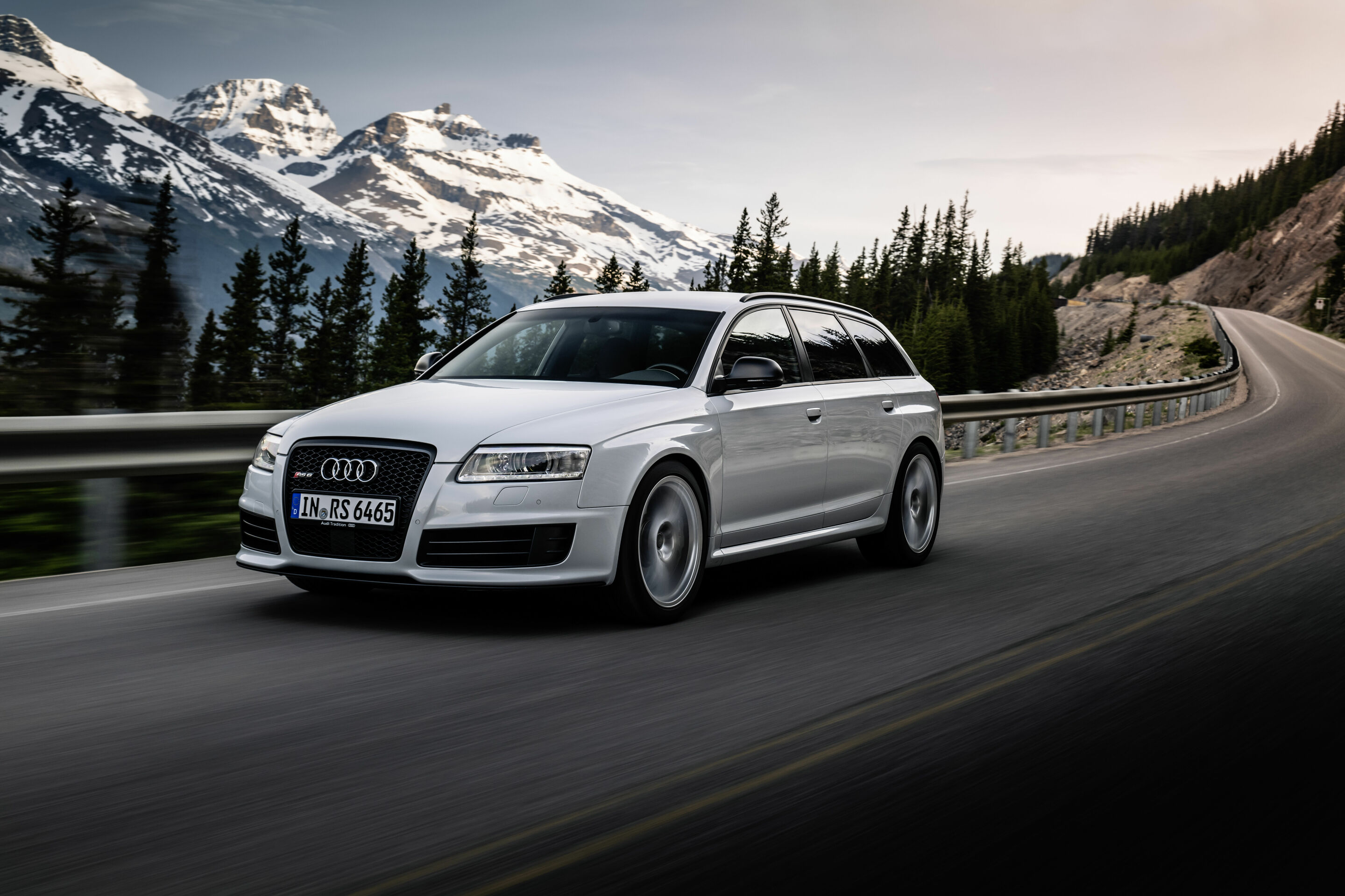20-jähriges Jubiläum Audi RS 6 - Fahraufnahme
Inuitweiß (2008 - 2011)