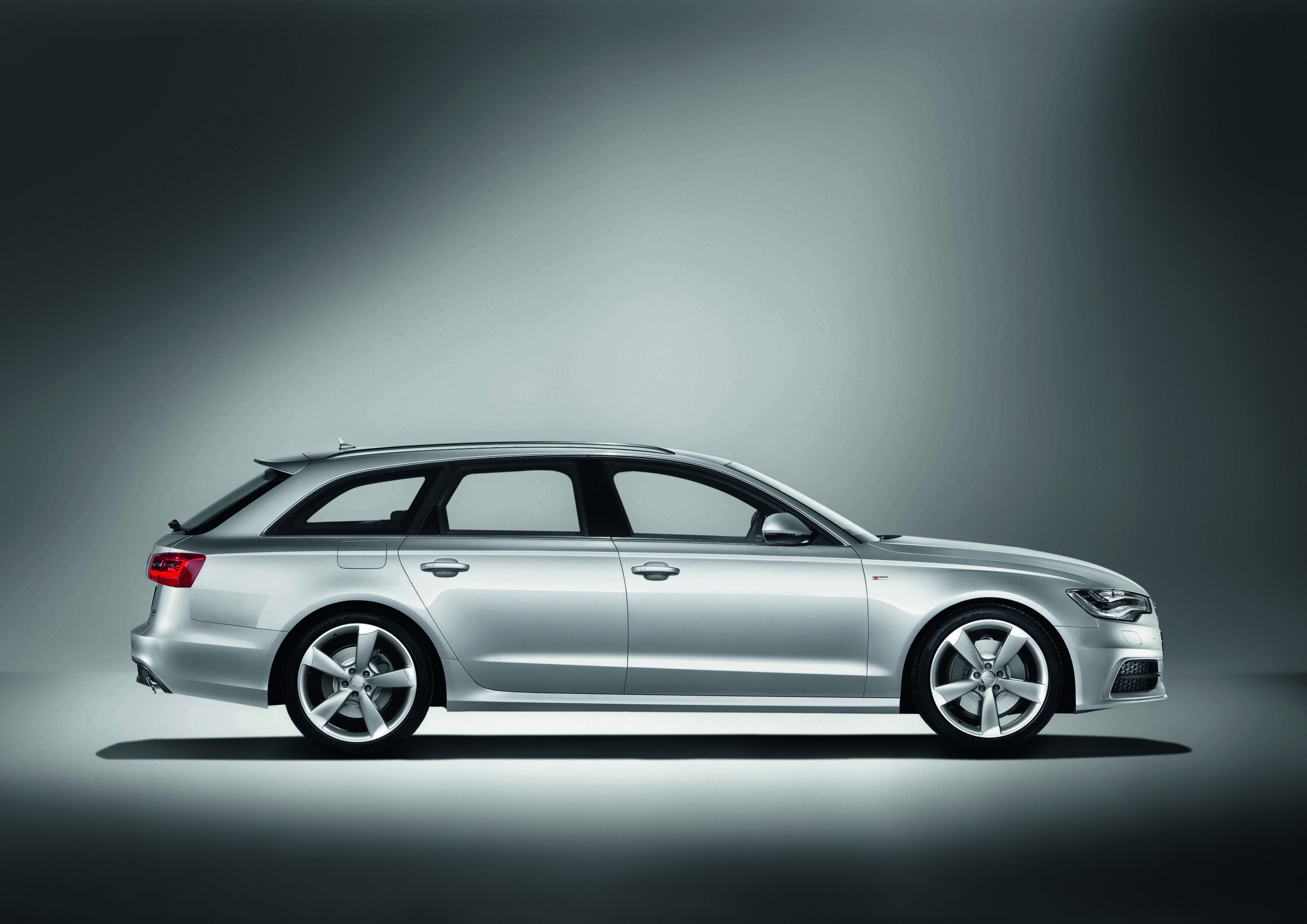 Audi A6 Avant S line - Colour: Ice silver