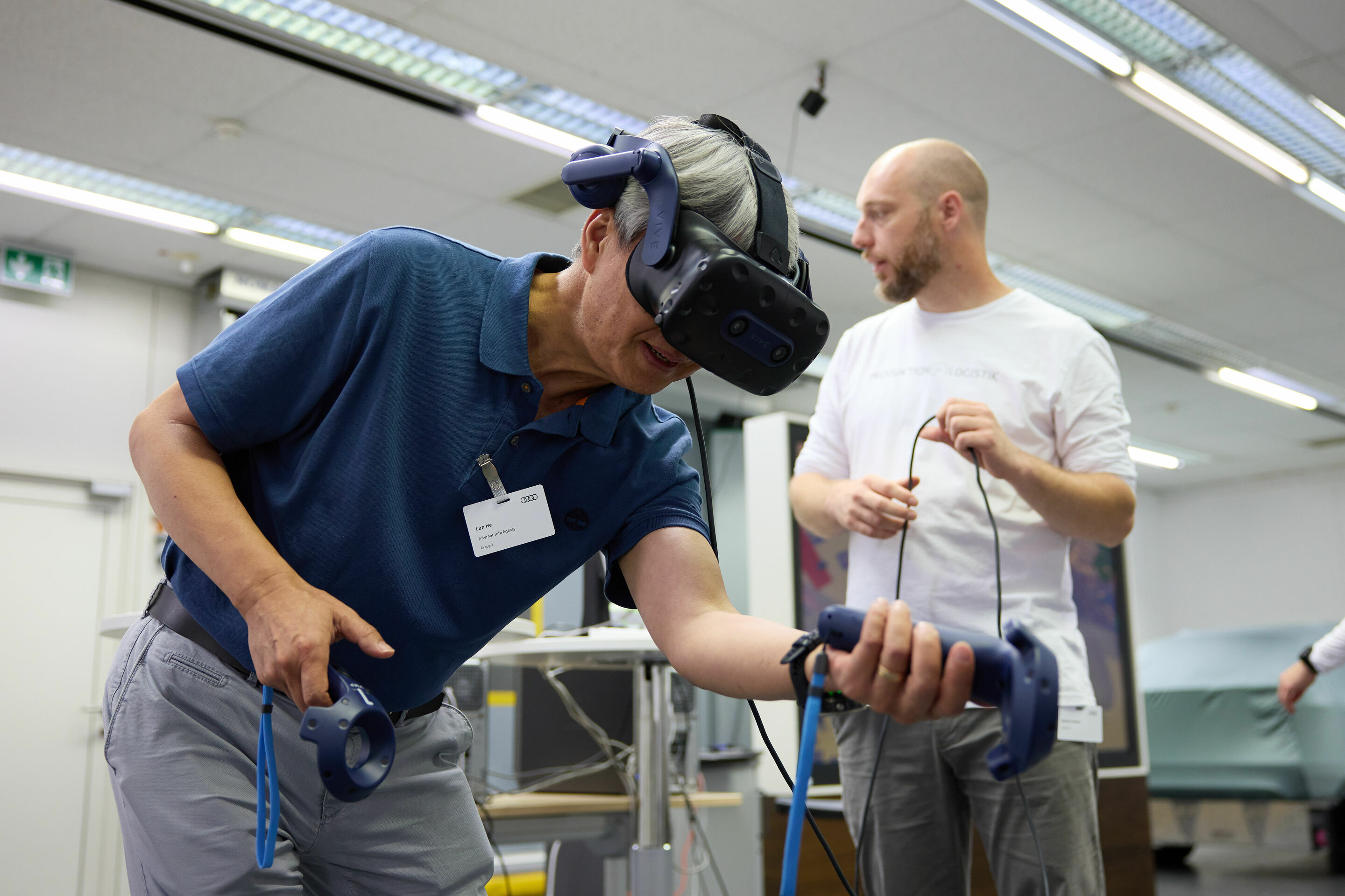 Smart Production - Smart Production: Audi nutzt virtuelle Techniken, um den Design- und Entwicklungsprozess aus Produktionssicht zu beeinflussen. Journalist_innen können die Prozesse vor Ort erleben.