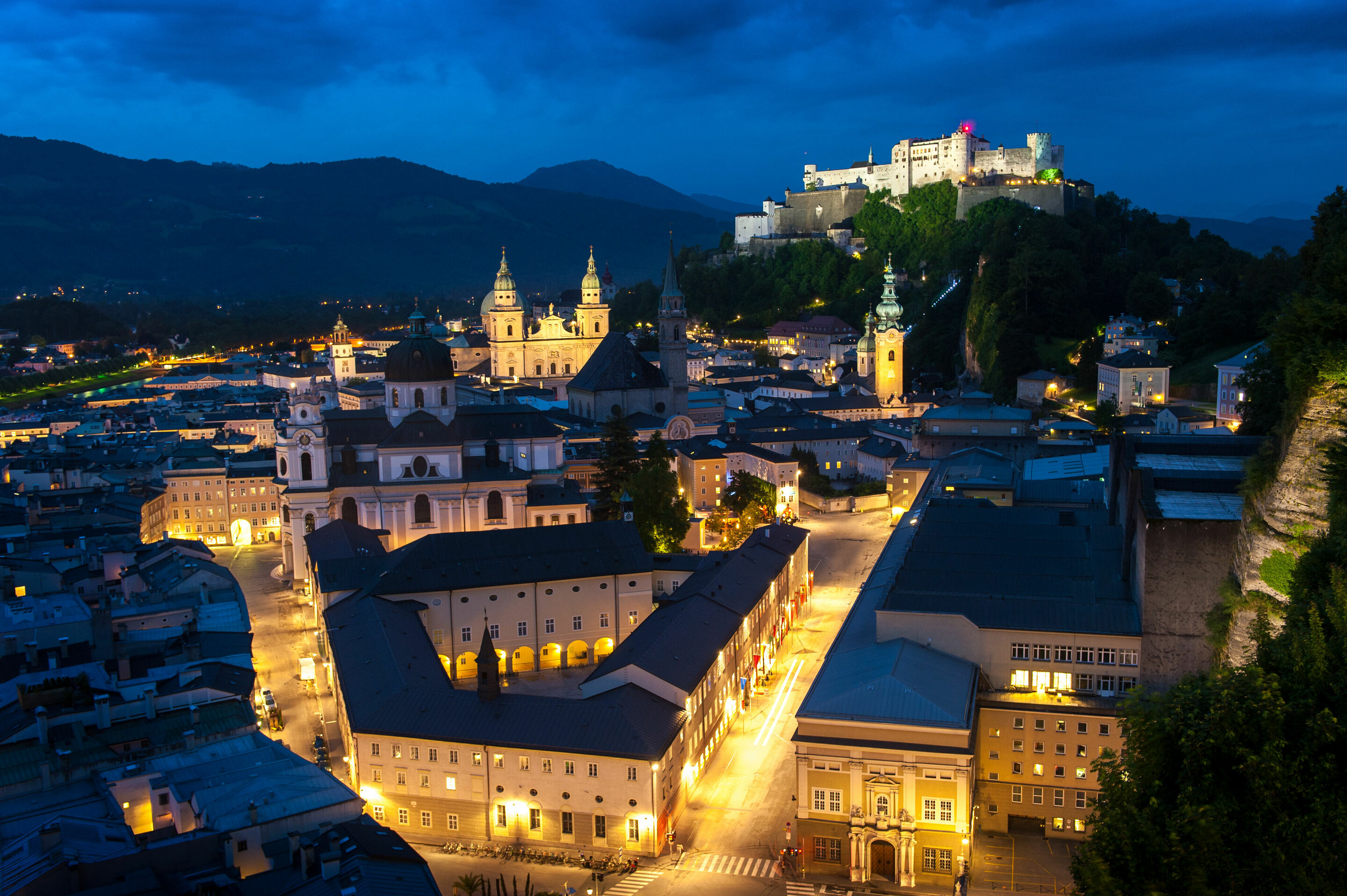Audi remains main sponsor of Salzburg Festival - View of the Hofstallgasse and Hohensalzburg Fortress: Salzburg also offers a romantic backdrop during the evening hours.