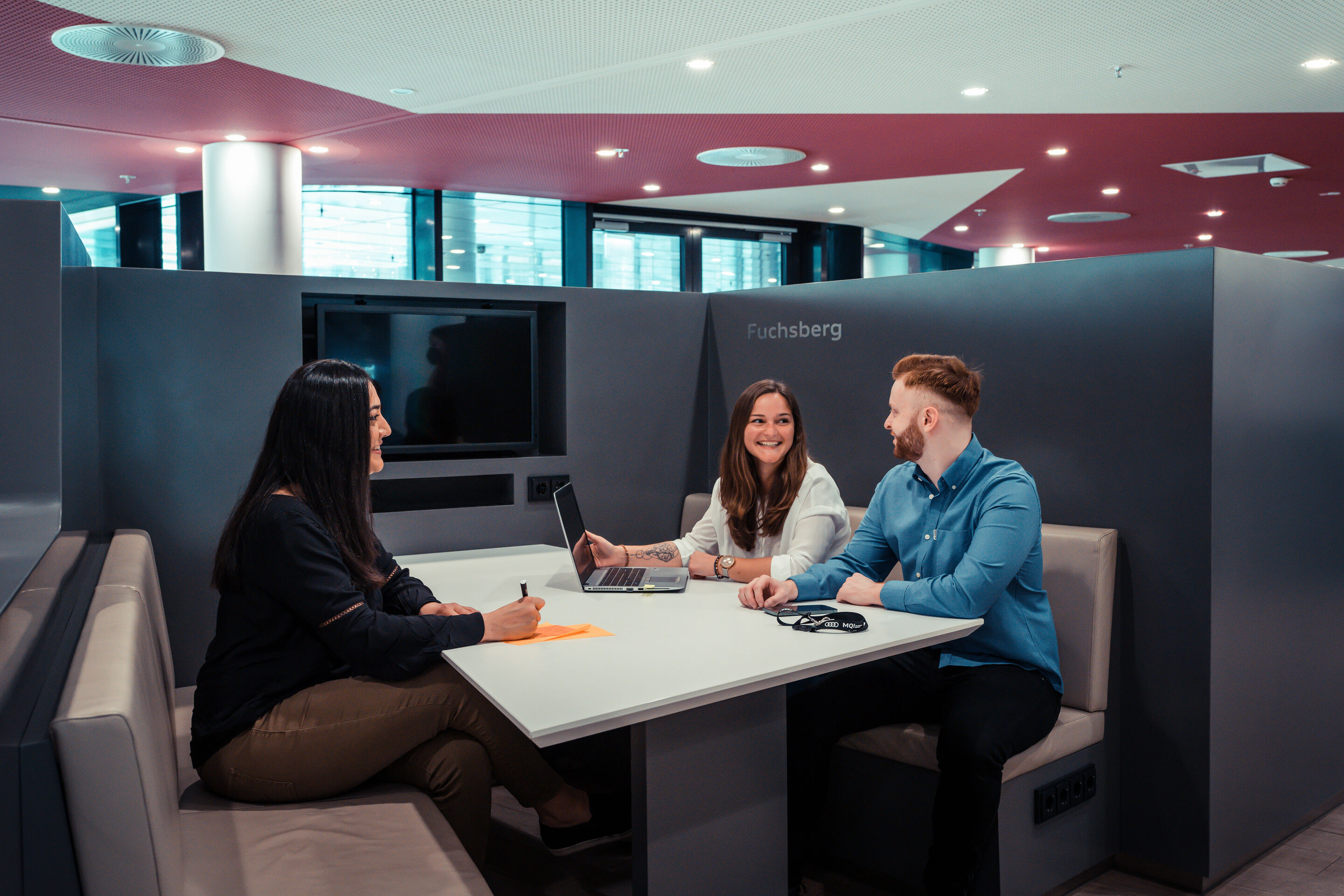Audi takes hybrid working to the next level with a new company agreement - On office days the hybrid world of work puts exchange and interaction first. Audi also creates optimal conditions for this by implementing new office concepts.