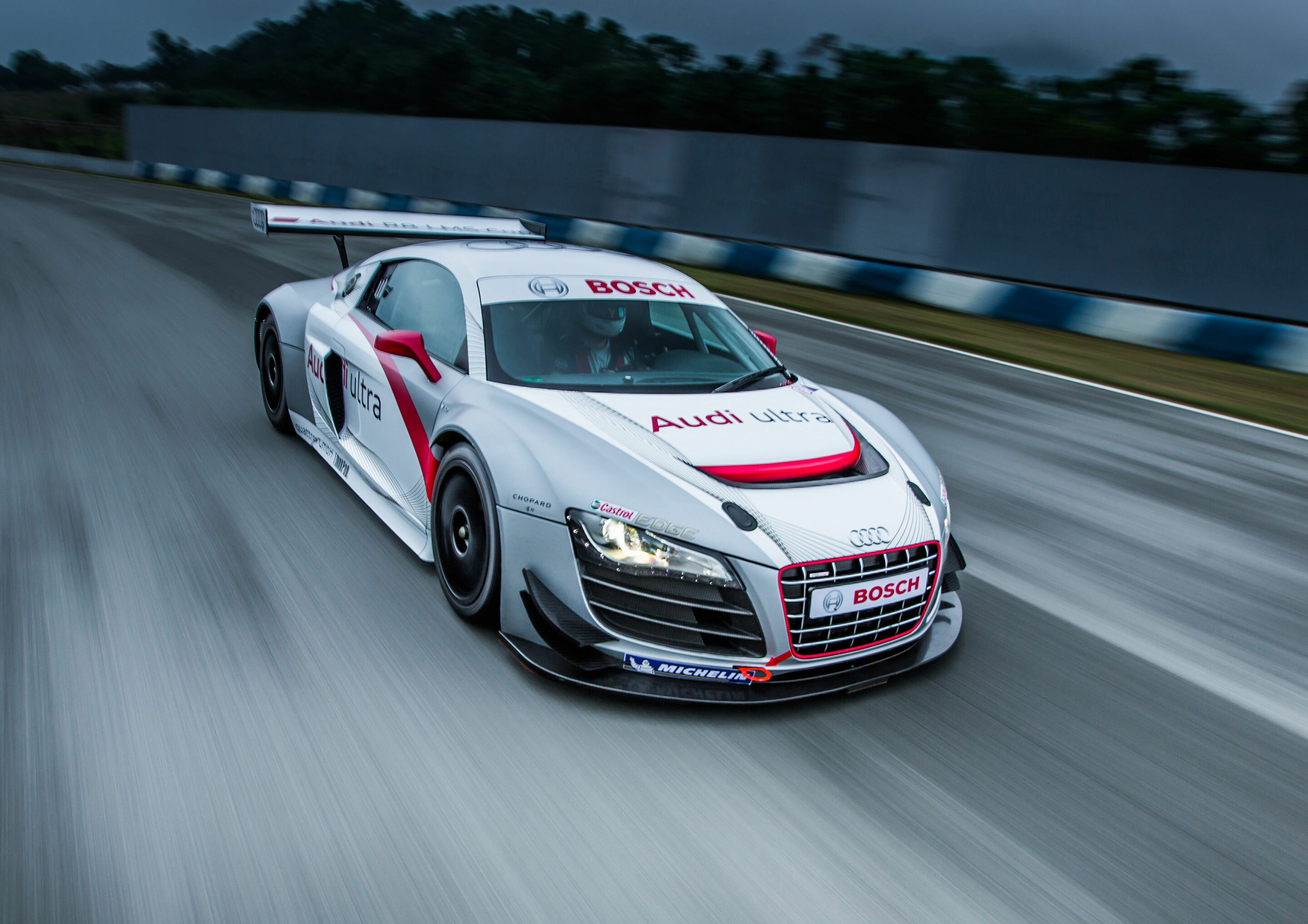 Audi expandiert mit GT3-Rennserie in Asien - Audi expandiert mit dem Audi R8 LMS Cup aus China heraus in weitere asiatische Märkte. Nach der erfolgreichen Premierensaison 2012 in China wird die weltweit erste Marken-Rennserie von Audi 2013 erstmals Station...