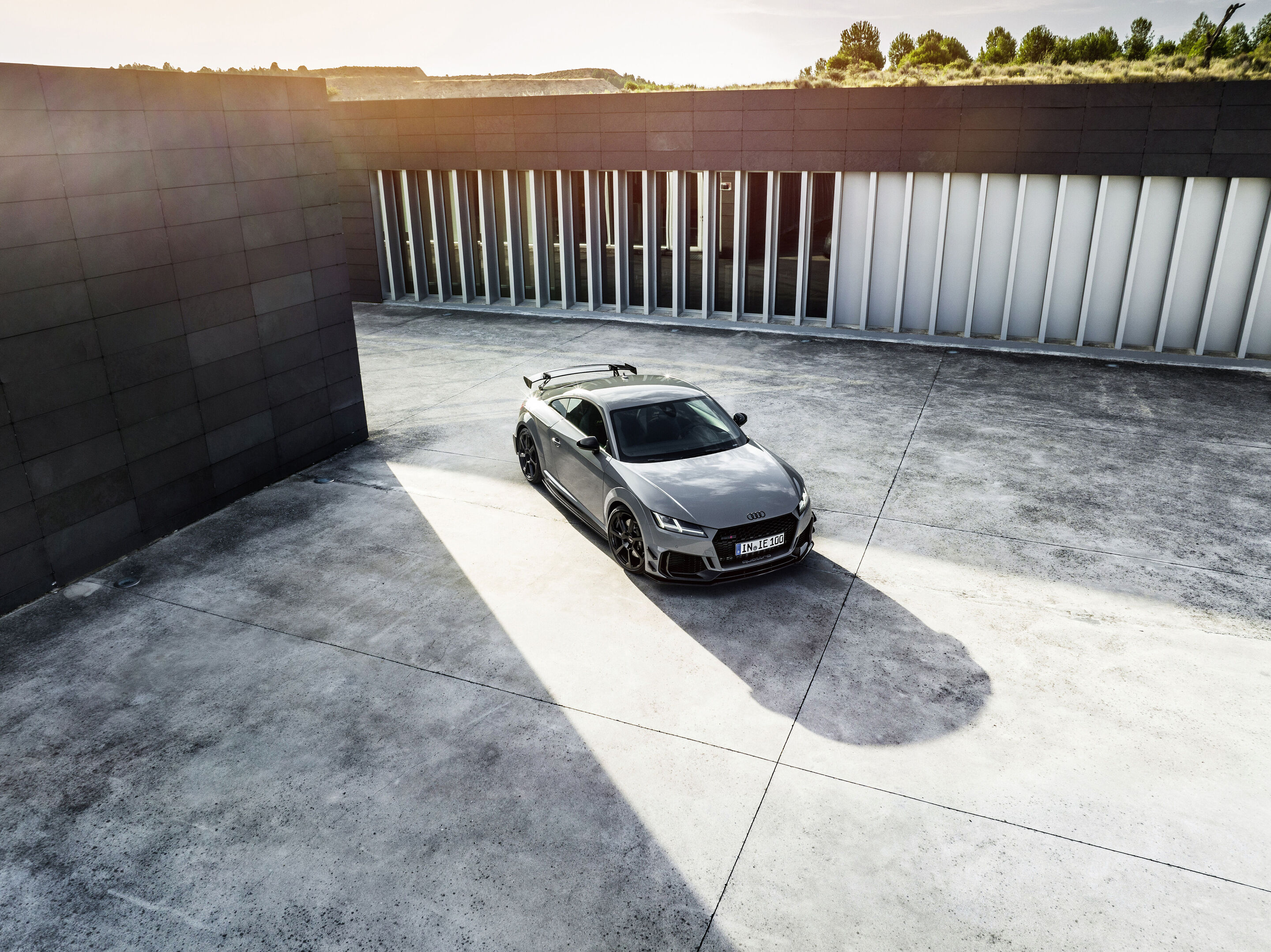 Audi TT RS Coupé iconic edition (until 2023) - Static photo, Colour: Nardo grey