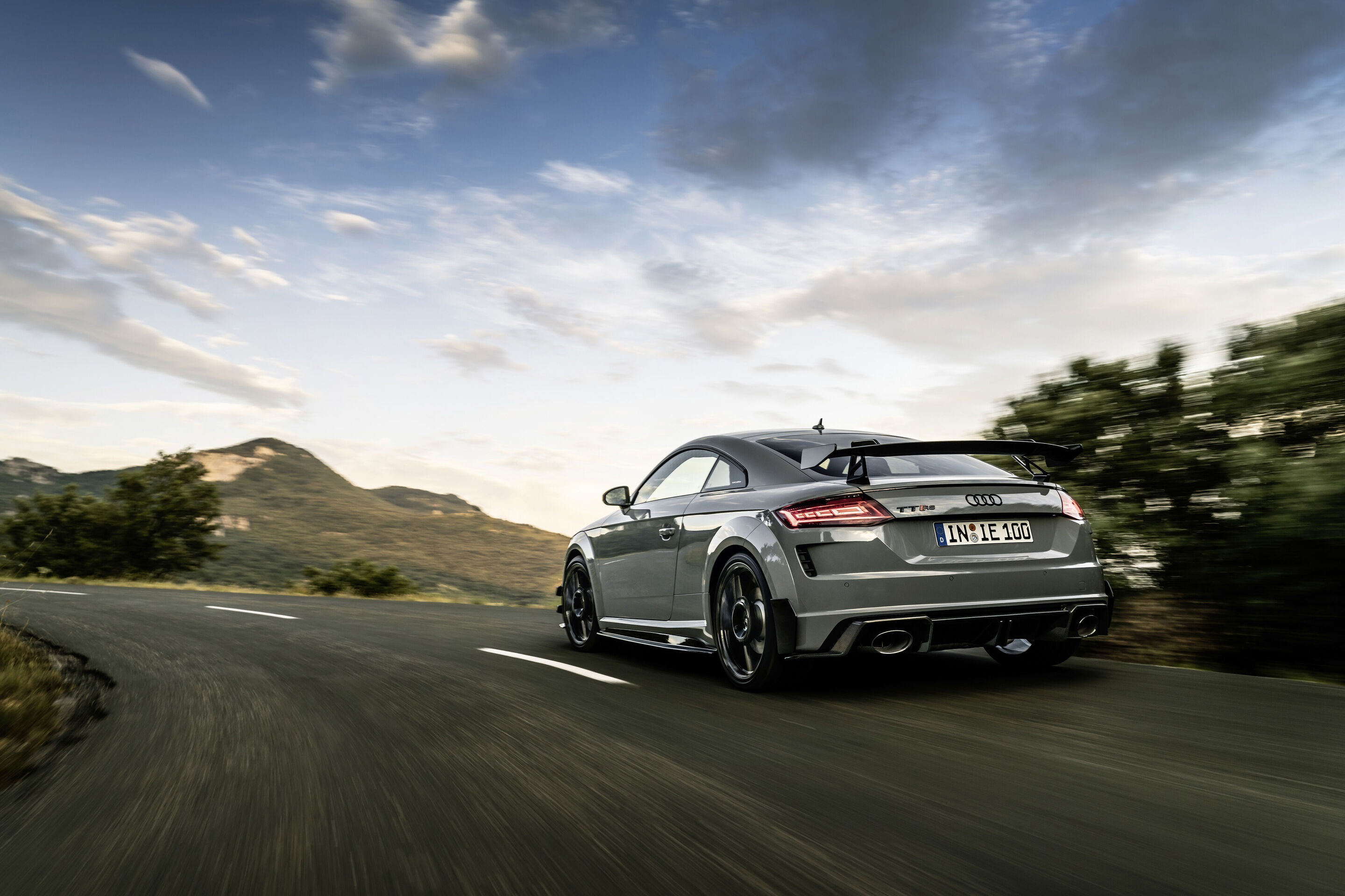 Audi TT RS Coupé iconic edition (until 2023) - Dynamic photo, Colour: nardo grey