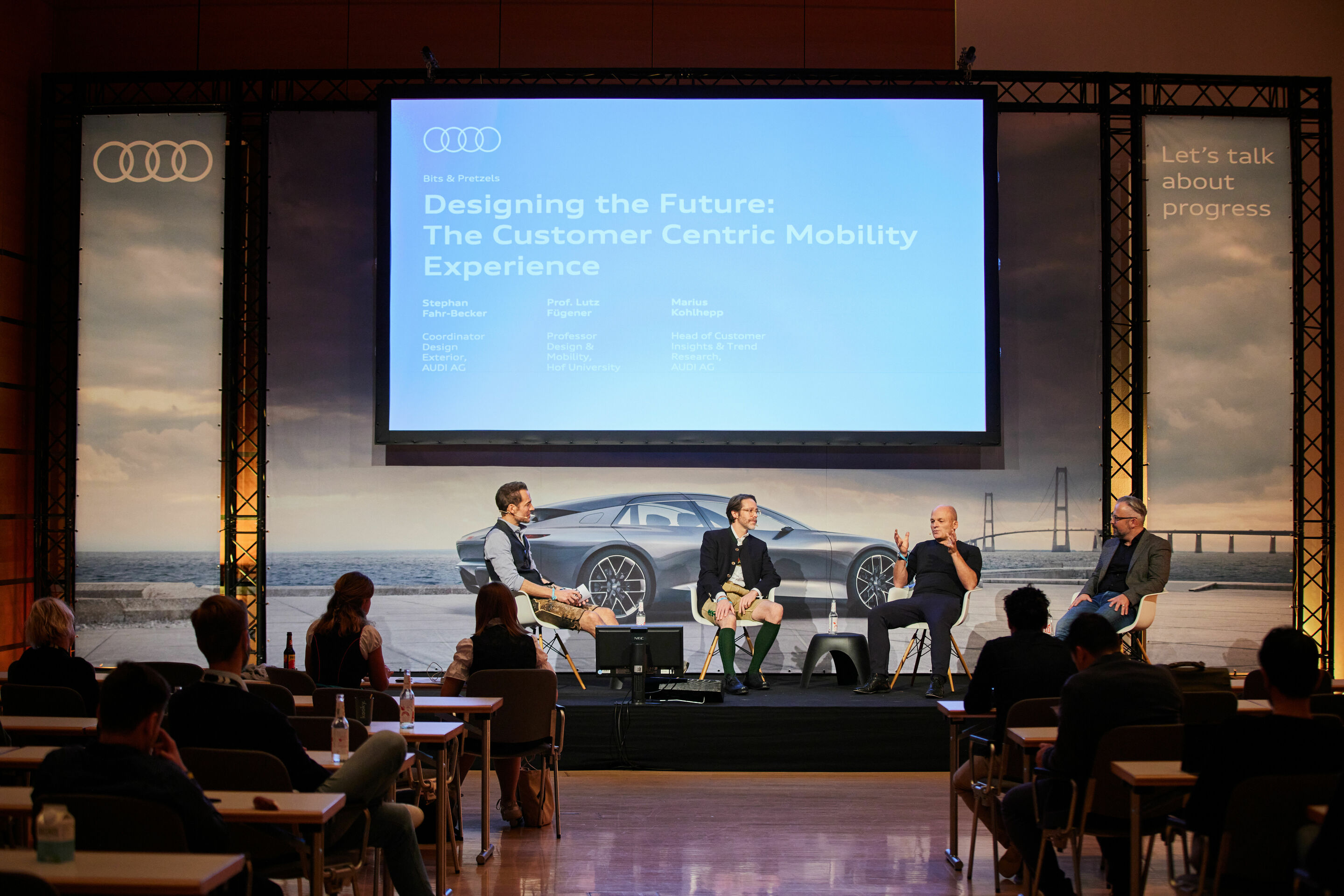 Audi, Start-Ups and Tech Talent at Bits & Pretzels - Moderator Alexander Mazza, Stephan Fahr-Becker (Design Exterieur, AUDI AG), Prof. Dr. Lutz Fügener (FH Hof) and Marius Kolhep (Insights & Trend Research, AUDI AG) (from left)