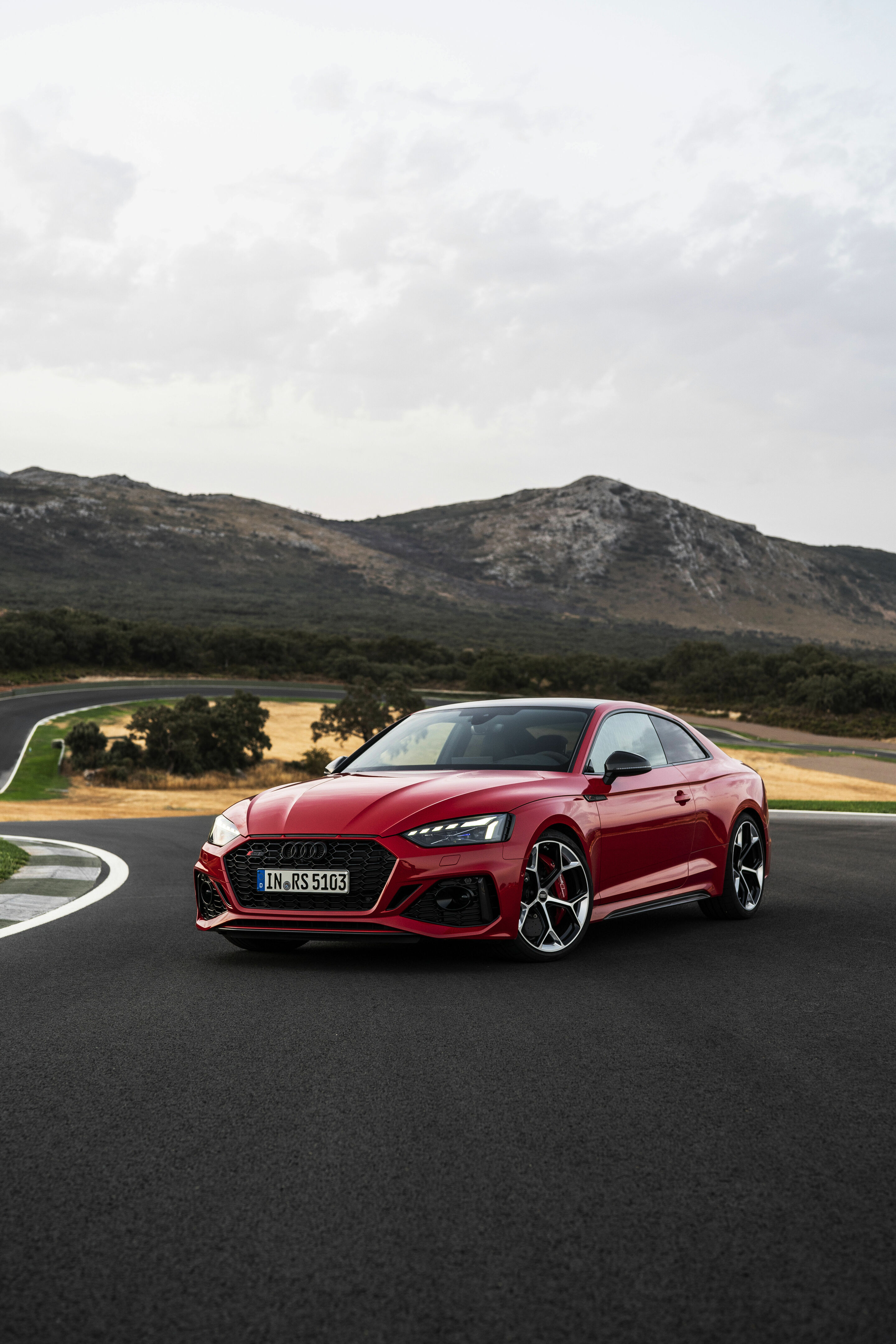 Audi RS 5 Coupé with competition plus package - Static photo,
Colour: Tango red