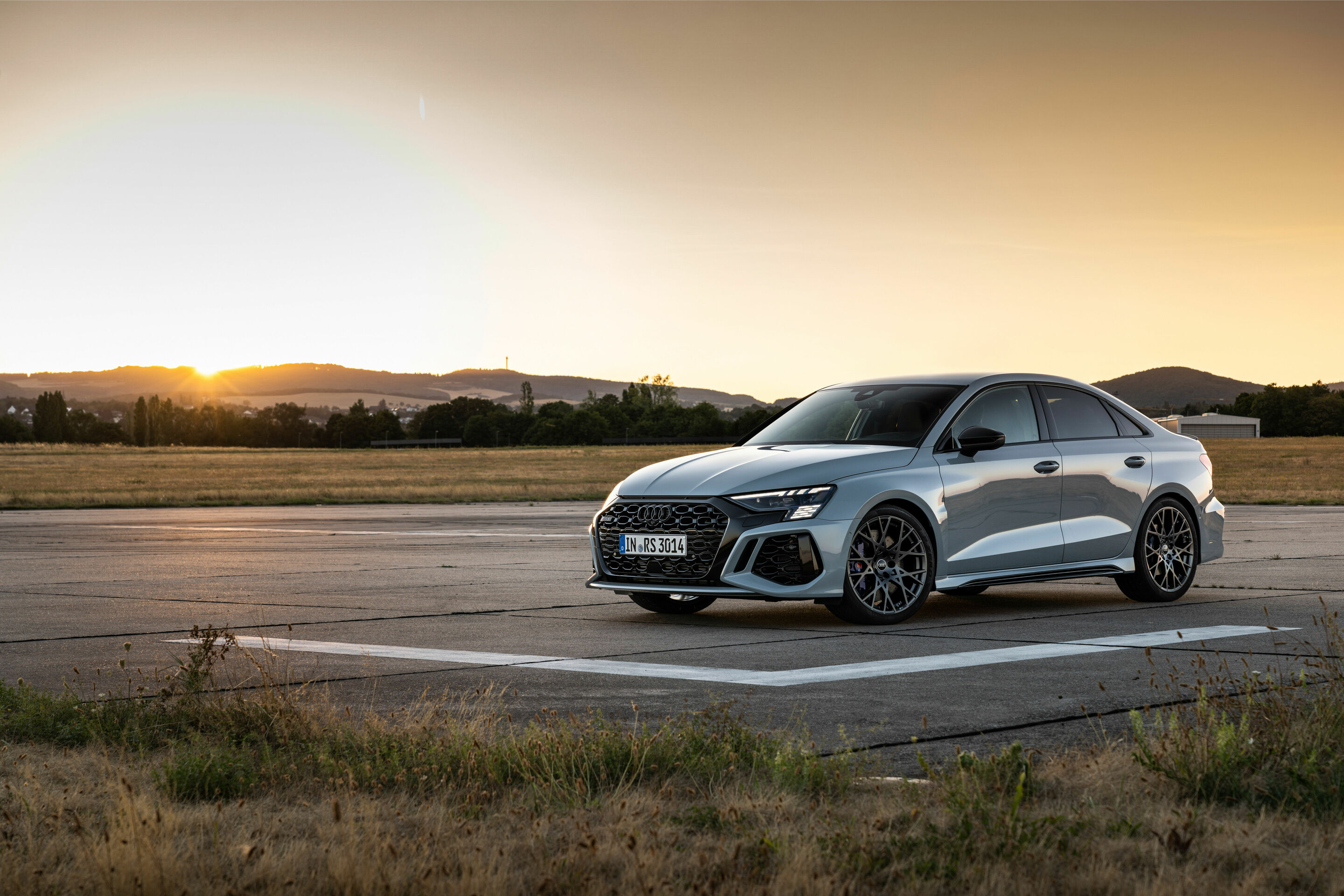 Audi RS 3 Sedan performance edition - Static photo, Colour: Arrow Gray, Pearl Effect