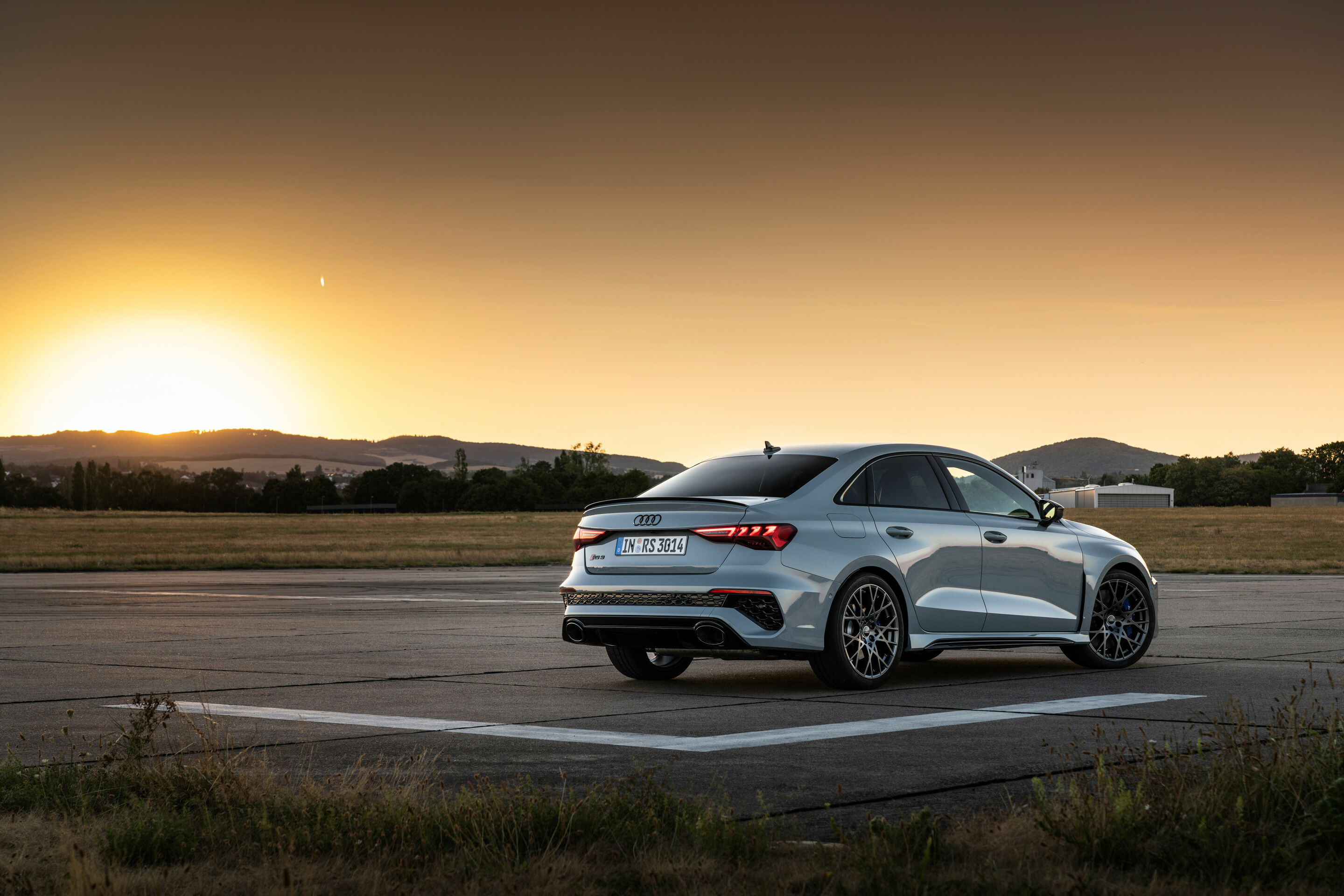 Audi RS 3 Sedan performance edition - Static photo, Colour: Arrow Gray, Pearl Effect