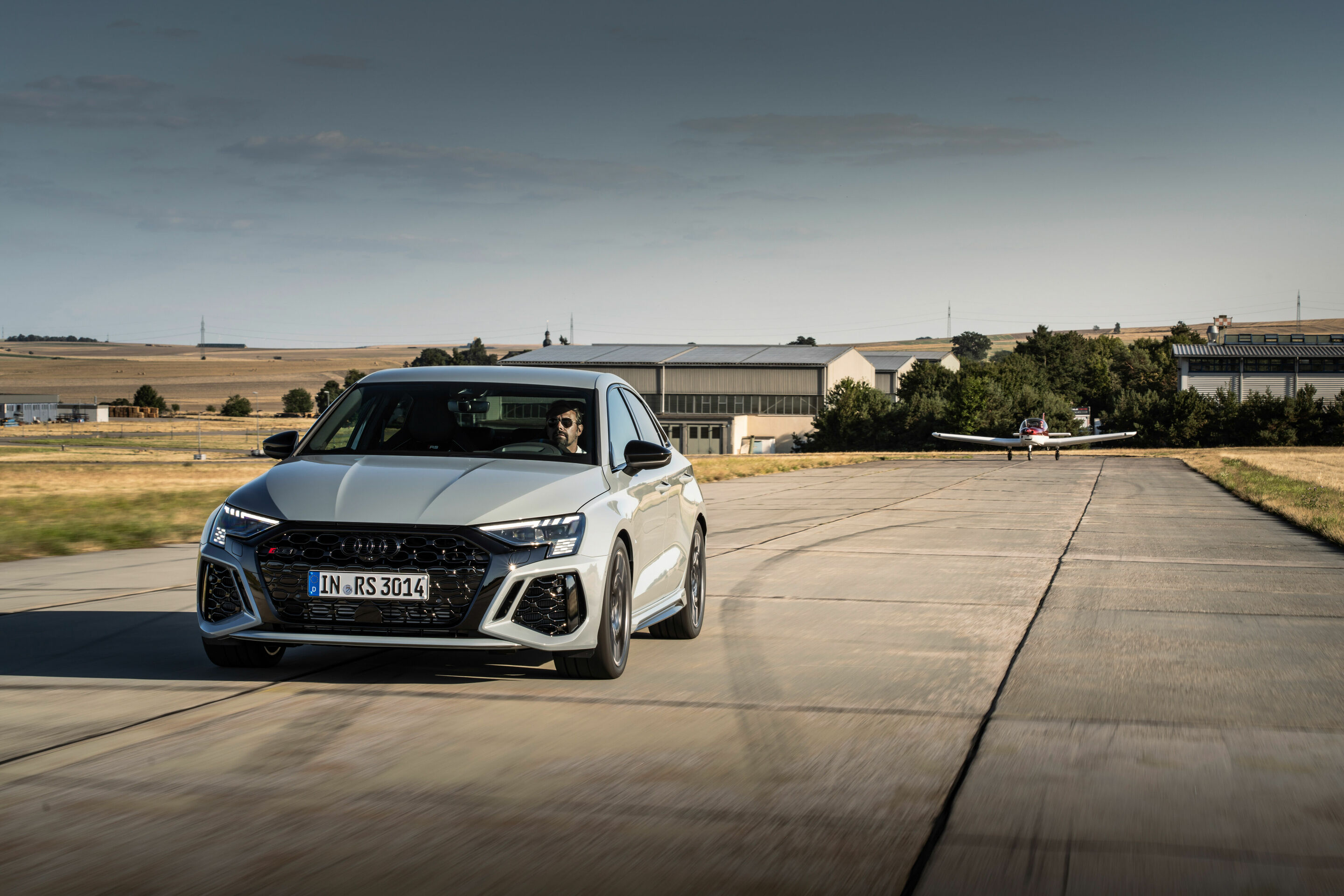Audi RS 3 Sedan performance edition - Dynamic photo, Colour: Arrow Gray, Pearl Effect