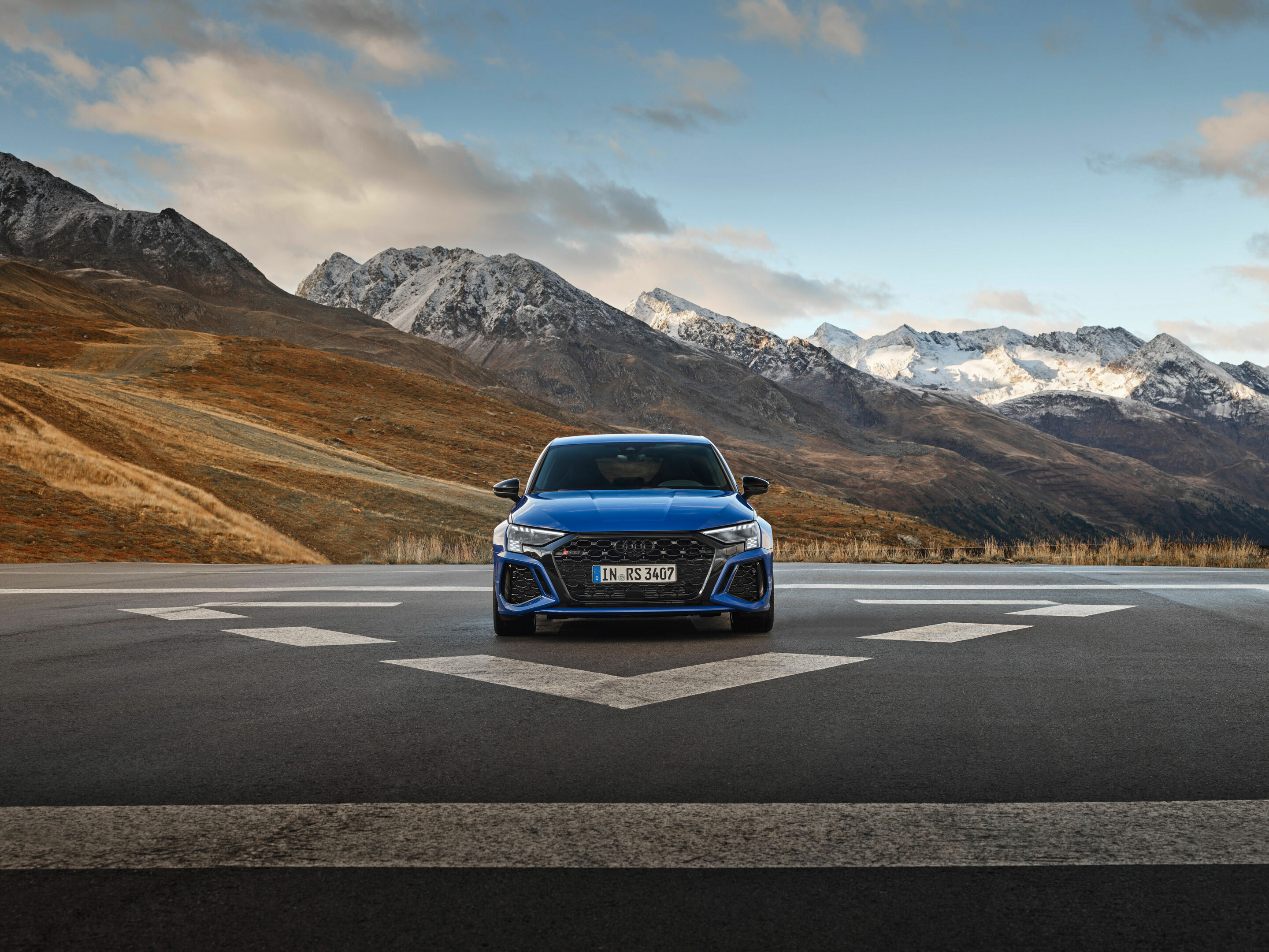 Audi RS 3 Sportback performance edition - Static photo, Colour: Nogaro Blue, Pearl Effect .