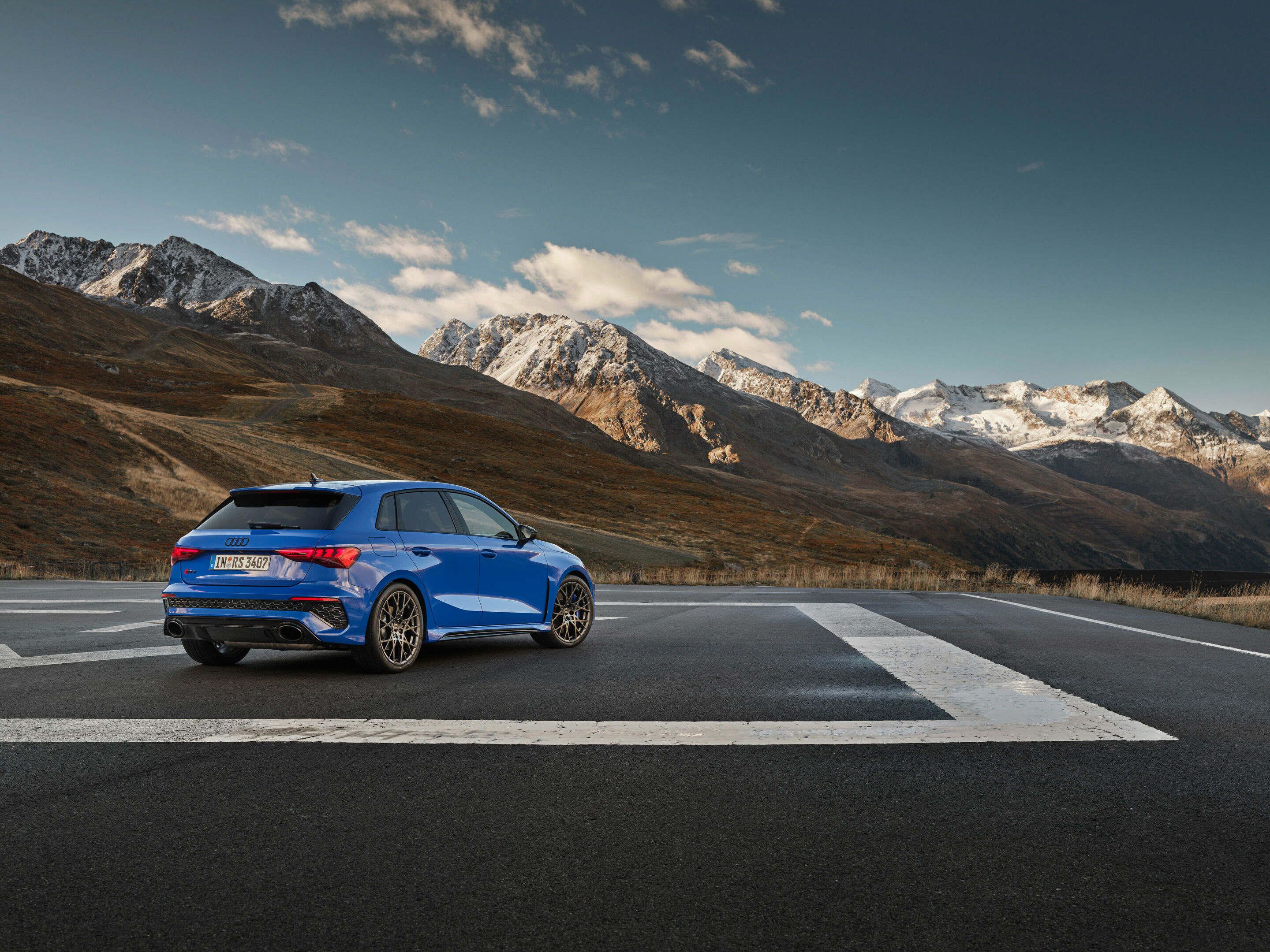 Audi RS 3 Sportback performance edition - Static photo, Colour: Nogaro Blue, Pearl Effect .