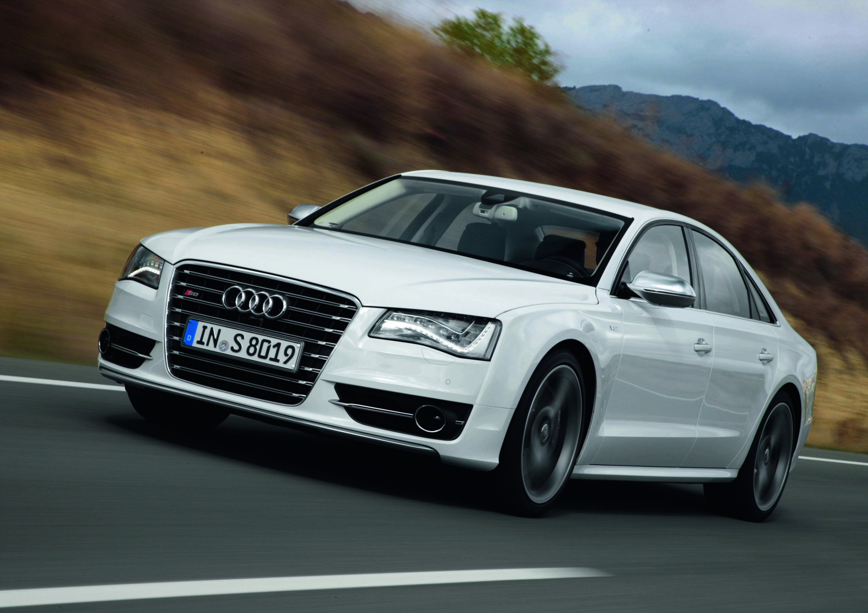 Audi S8 - Colour: Glacier White