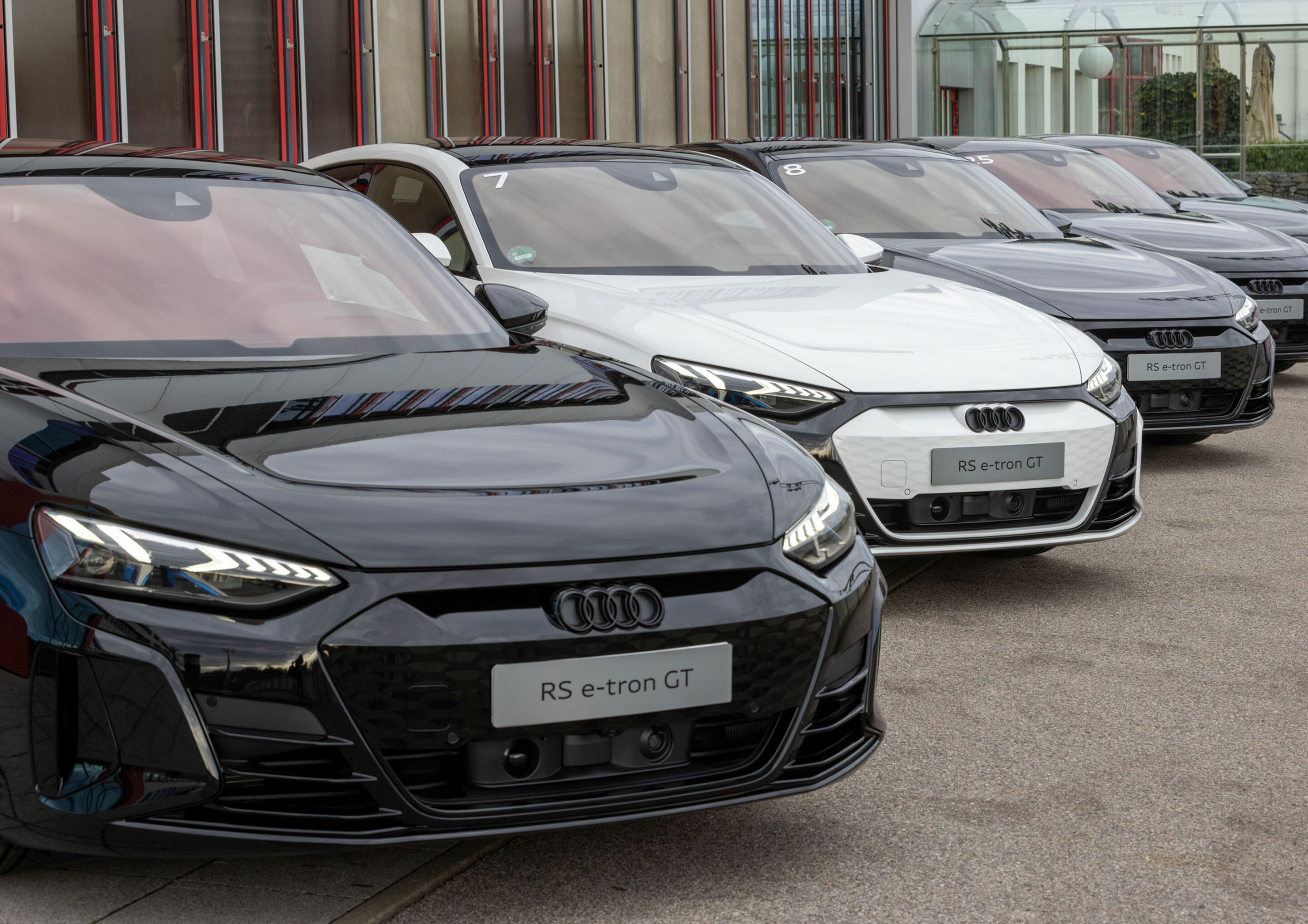 Audi vehicle handover - FC Bayern’s players and staff will now use fully electric premium models like the Audi RS e-tron GT as staff cars.