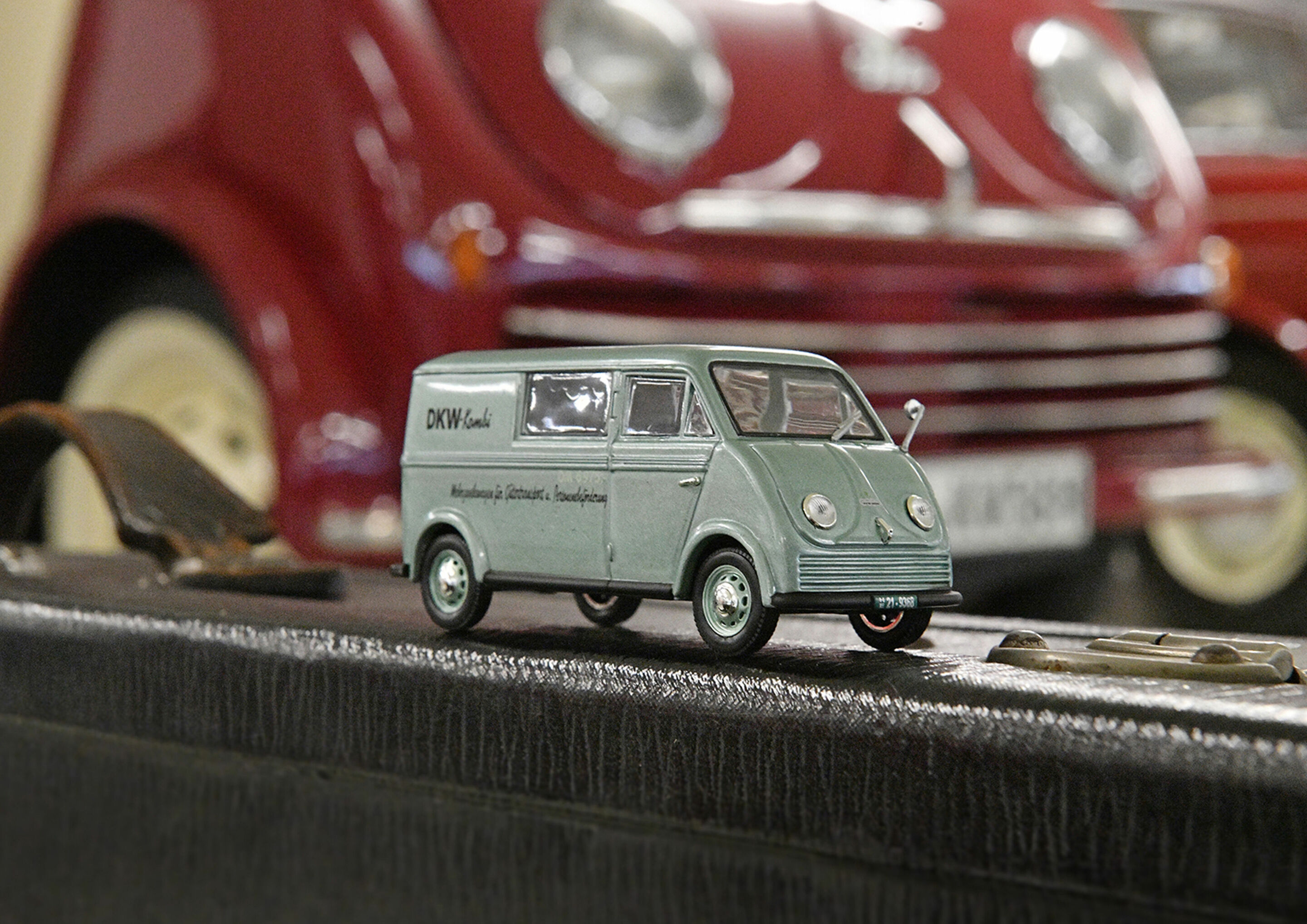 Kleiner Maßstab ganz groß: 27. Modellautobörse im Audi Forum Ingolstadt - Das Sondermodell der diesjährigen Audi Modellautobörse ist ein DKW Schnelllaster im Maßstab 1:87. Der Miniatur-Schnelllaster ist auf 666 Stück limitiert und wie immer bei der Ingolstädter...