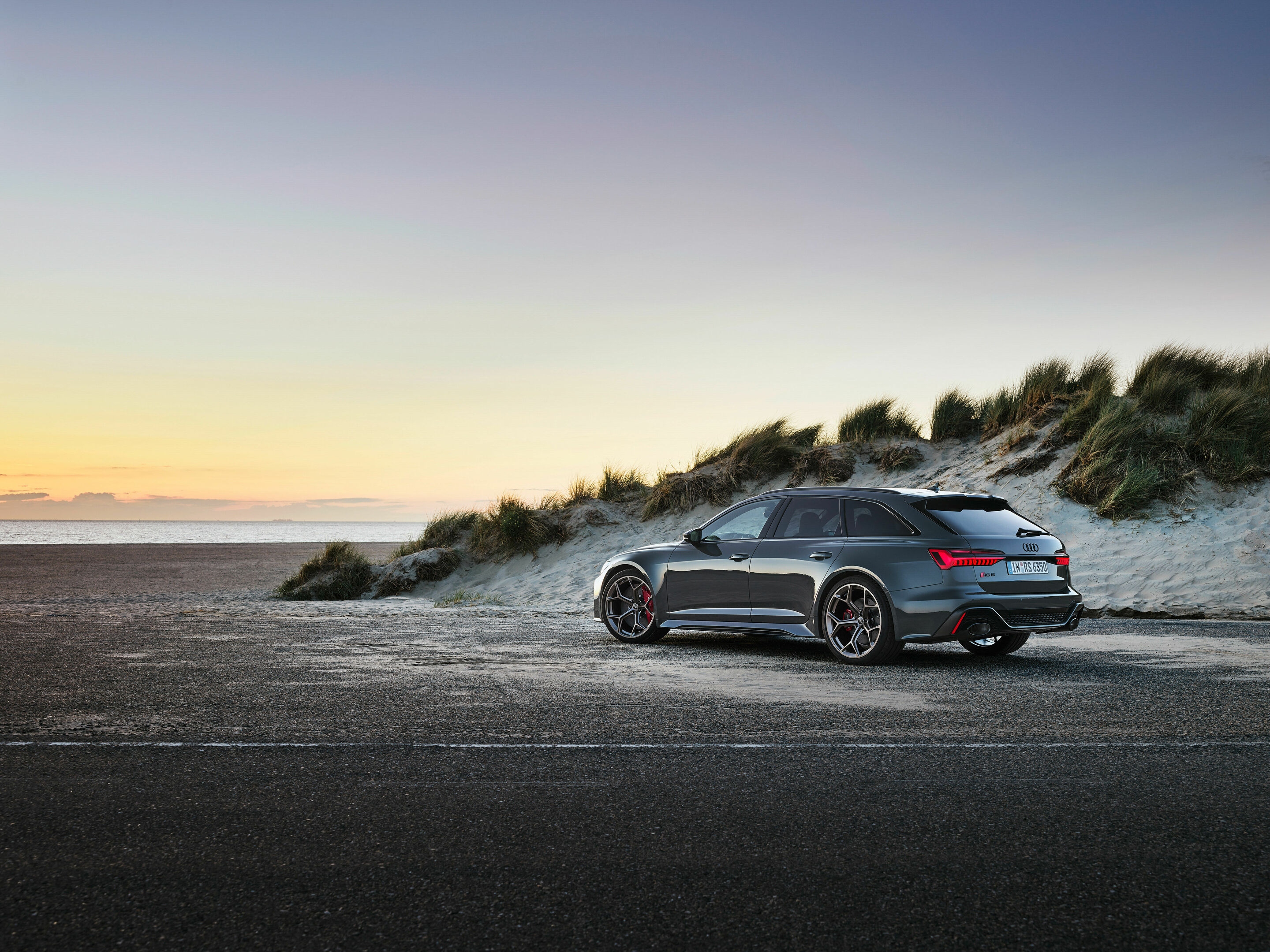 Audi RS 6 Avant performance - Standaufnahme, Farbe: Nimbusgrau in Perleffekt