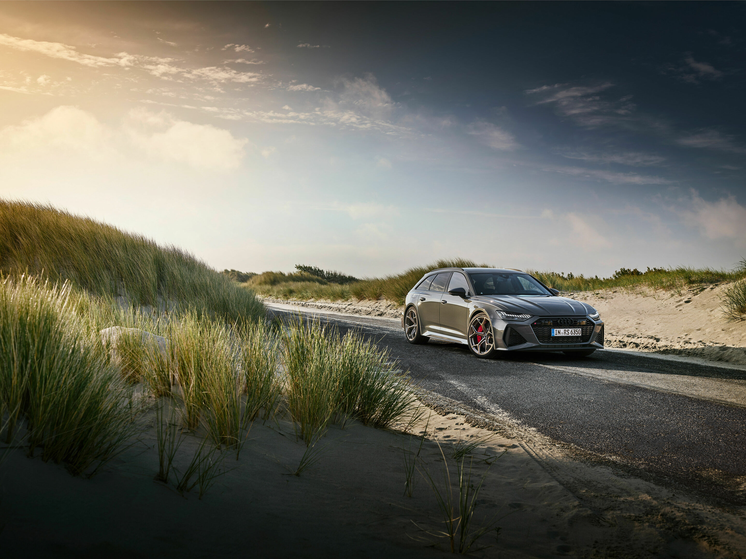 Audi RS 6 Avant performance - Standaufnahme, Farbe: Nimbusgrau in Perleffekt