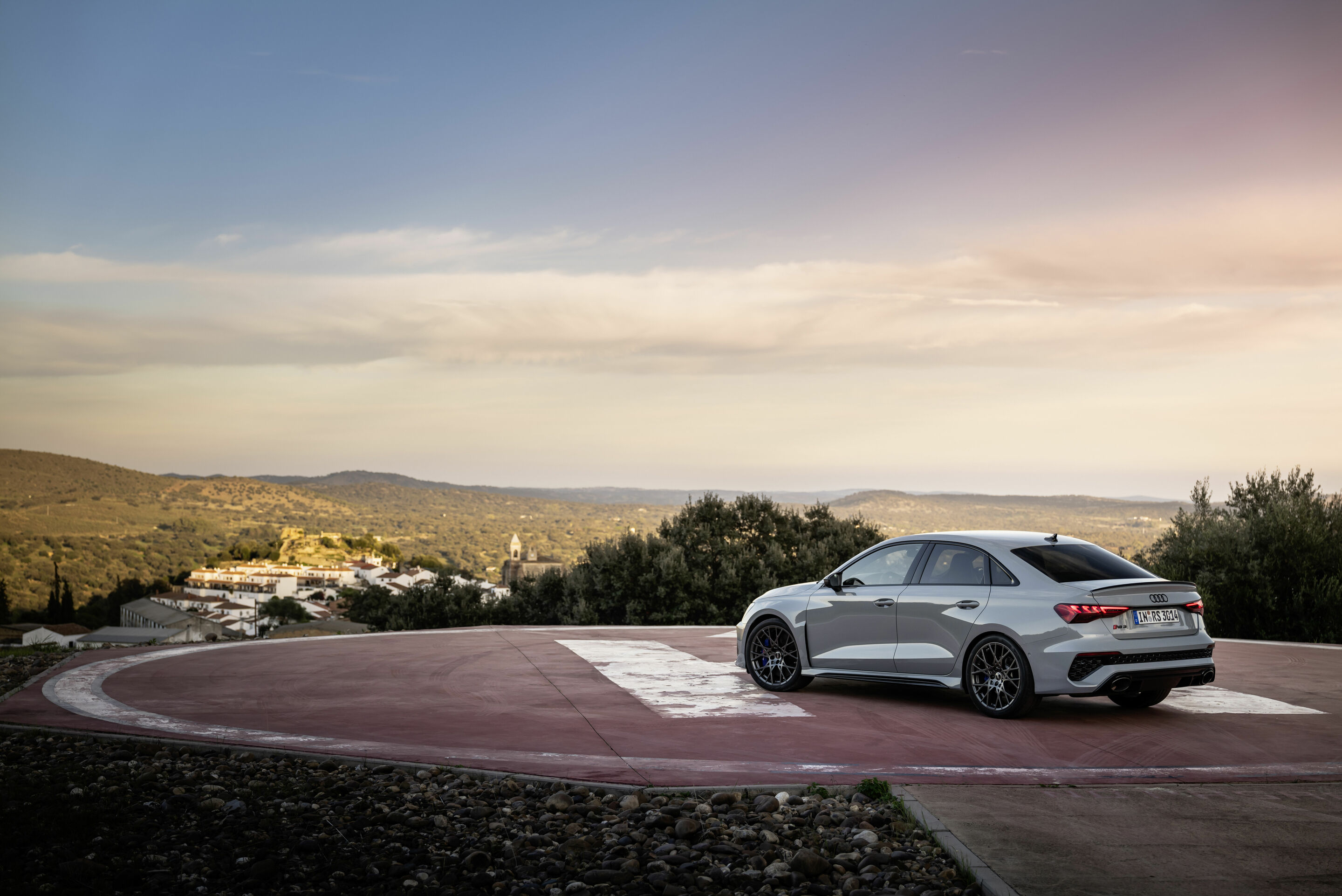 Audi RS 3 Sedan performance edition - Static photo, Colour: Arrow Gray, Pearl Effect