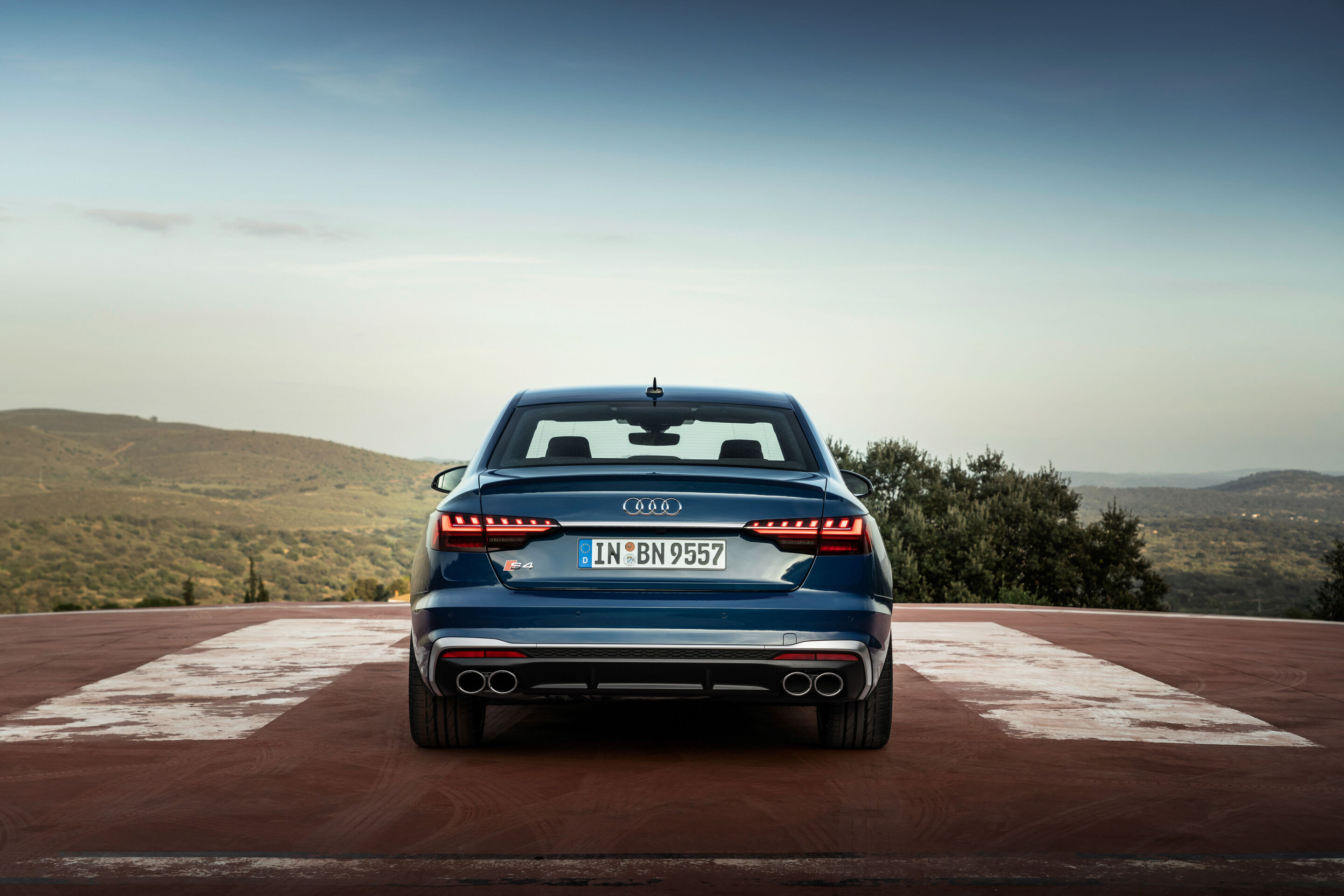 Audi S4 Sedan TDI (until 2024) - Static photo, Colour: Ascari Blue Metallic