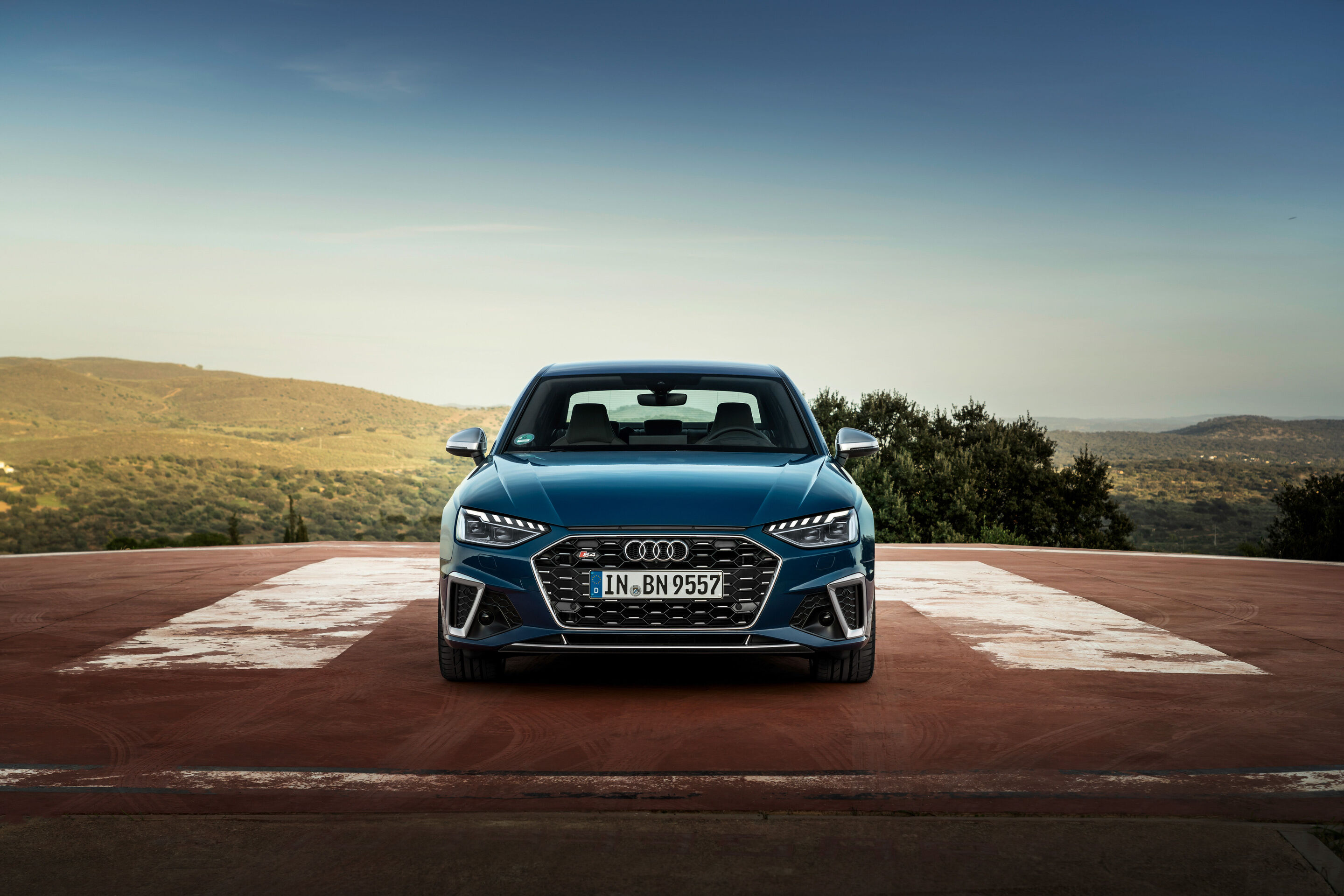Audi S4 Sedan TDI (until 2024) - Static photo, Colour: Ascari Blue Metallic