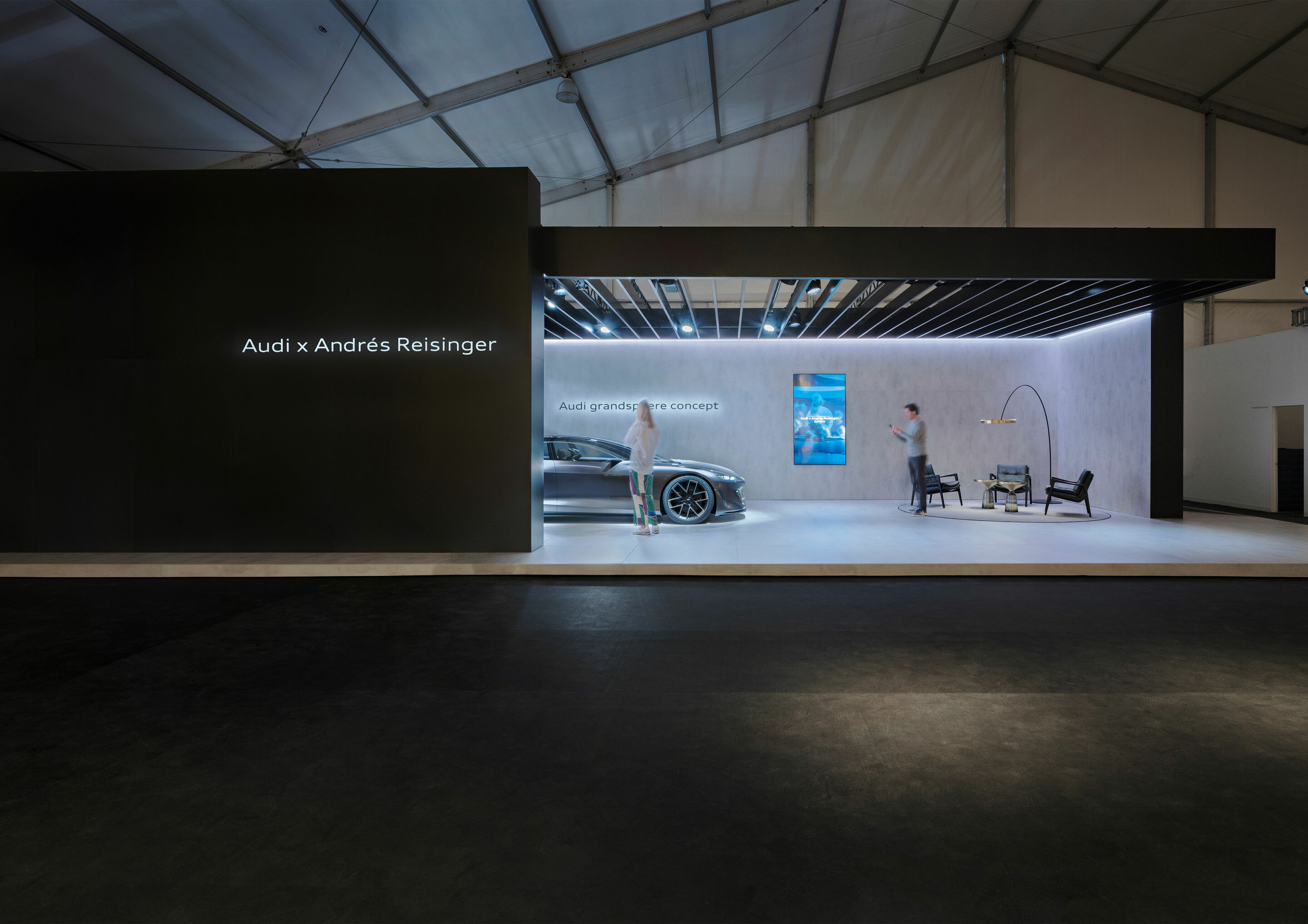 Audi at Design Miami/: Immersive and experiential spheres in digital art - Audi at Design Miami: Andrés Reisinger creates the first digital artwork for Audi, inspired by the design of the Audi grandsphere concept study.