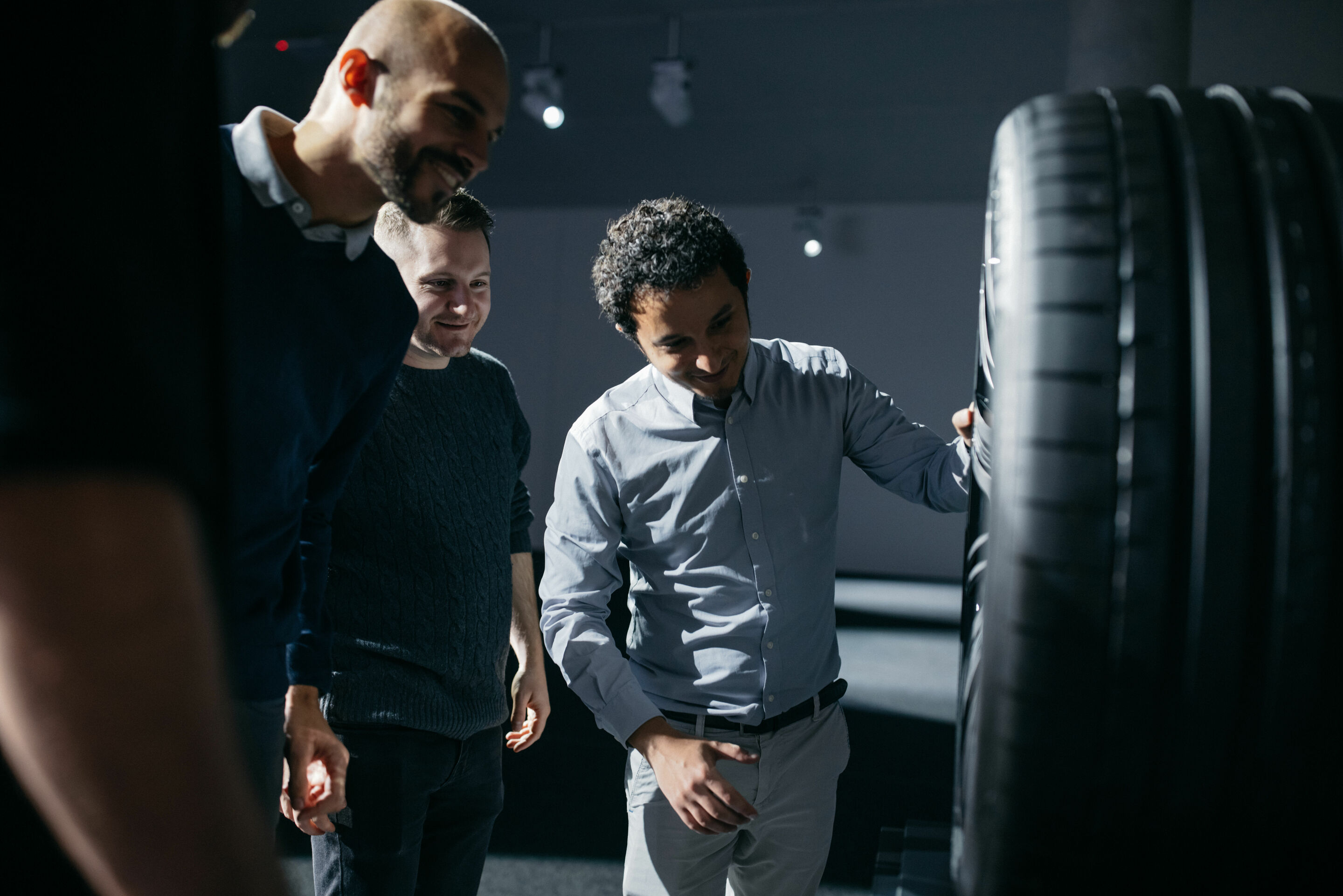FelGAN – AI meets design - Together, designers and developers take a look at a wheel designed with assistance from FelGAN.