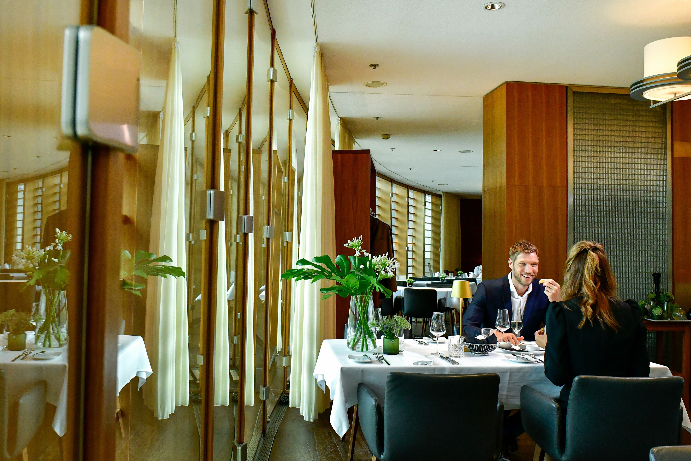 Gastronomy at the Audi Forum - High-end food and drink: fine dining at the restaurant AVUS