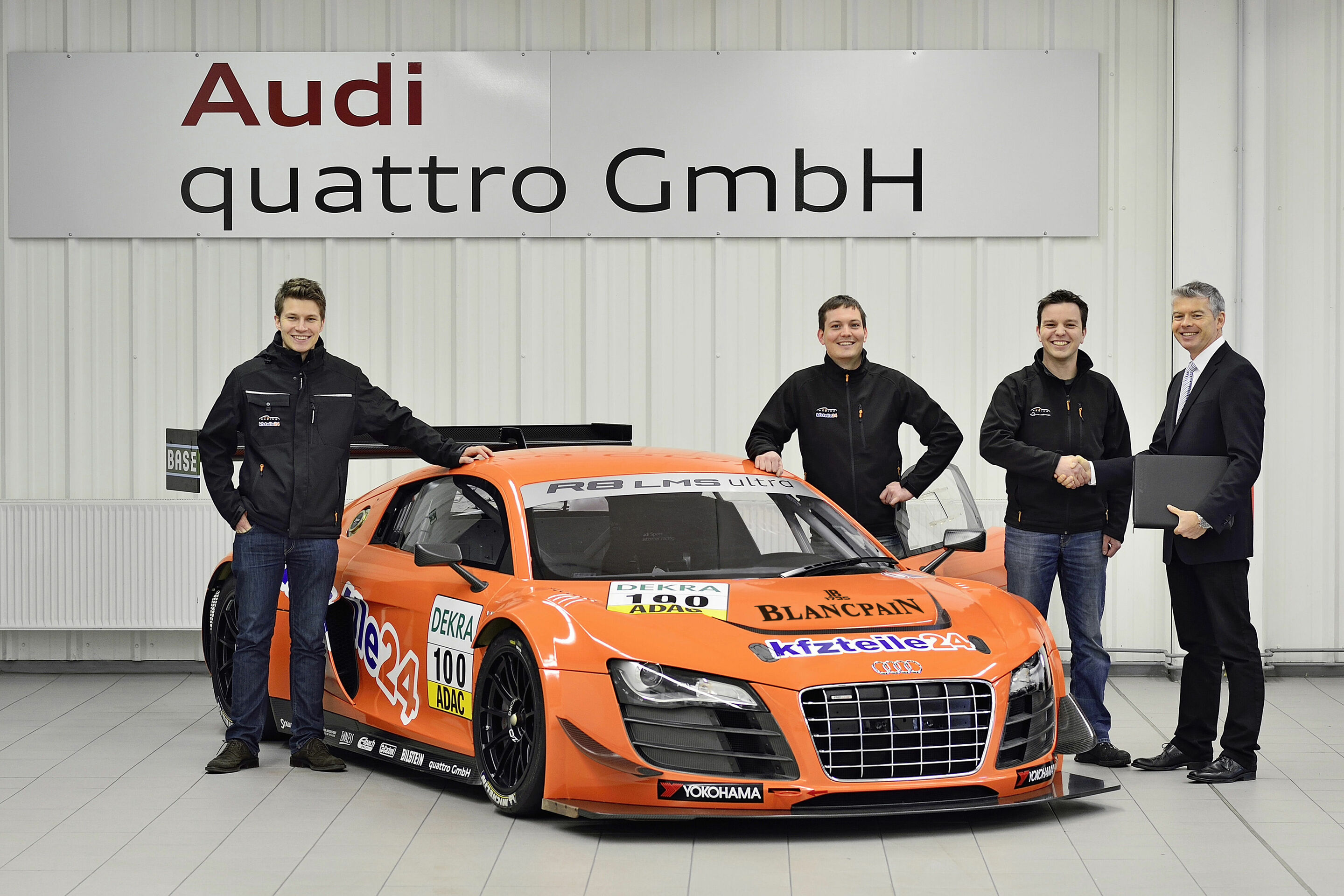 Audi liefert 100. Kunden-Rennwagen aus - Neuzugang im Kreis von Audi Sport customer racing: Das Team MS RACING wechselt zu Audi und setzt im ADAC GT Masters 2013 zwei neue R8 LMS ultra ein. Am Dienstag nahm die Mannschaft den 100. Rennwagen aus Heilbronn-Biberach,...