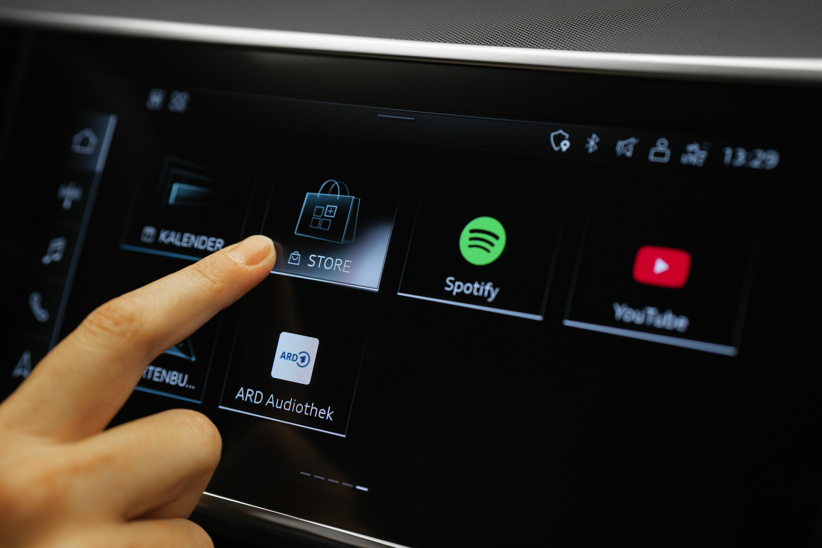 Audi integrates store for apps - Audi will bring a store for apps to selected models with the third-generation modular infotainment toolkit (MIB 3) from summer 2023.