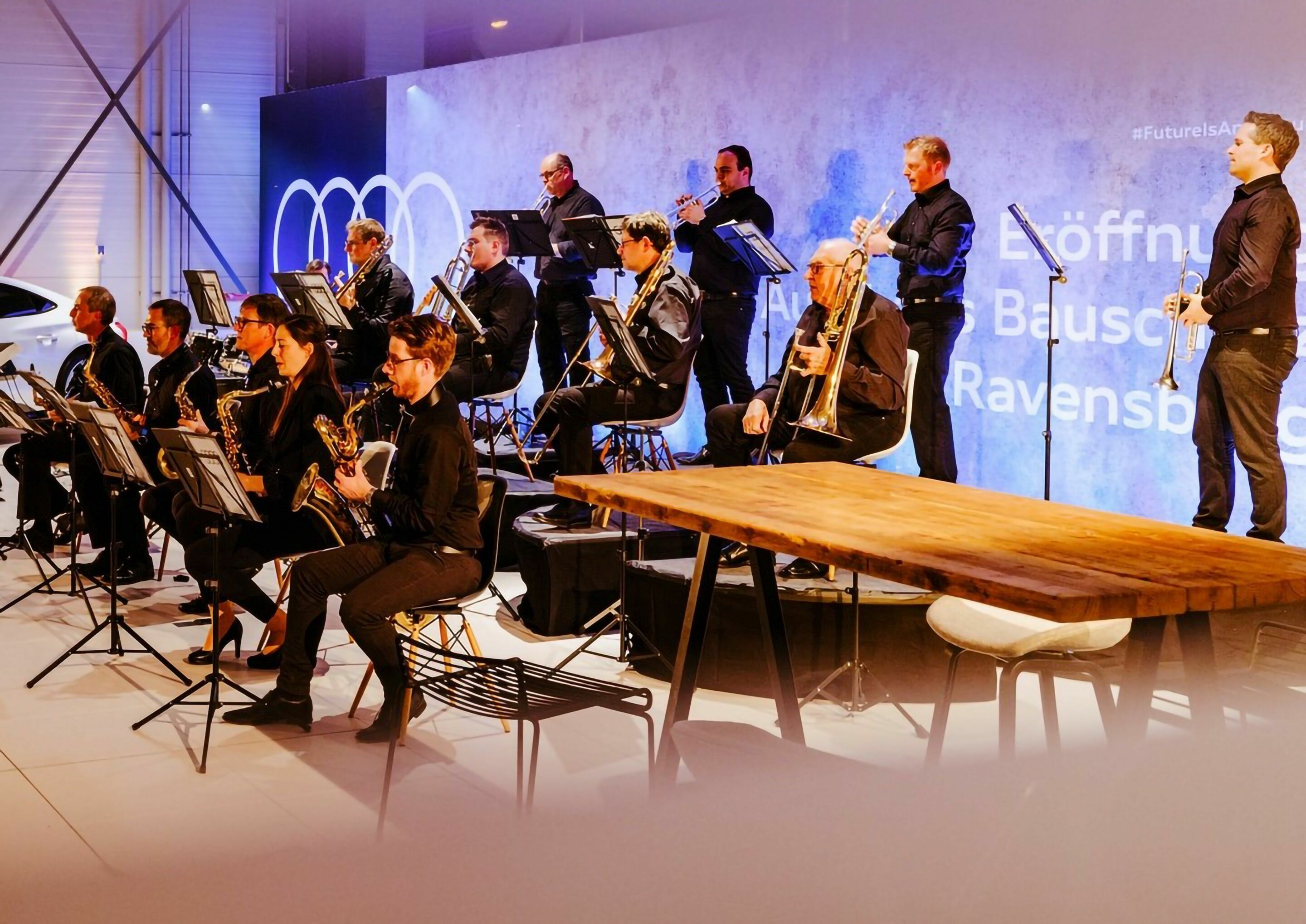 Kinderkonzert und Premiere für Big Band - Bläser prägen den Sound der Audi Big Band – hier bei einem ihrer ersten öffentlichen Auftritte in Ravensburg.