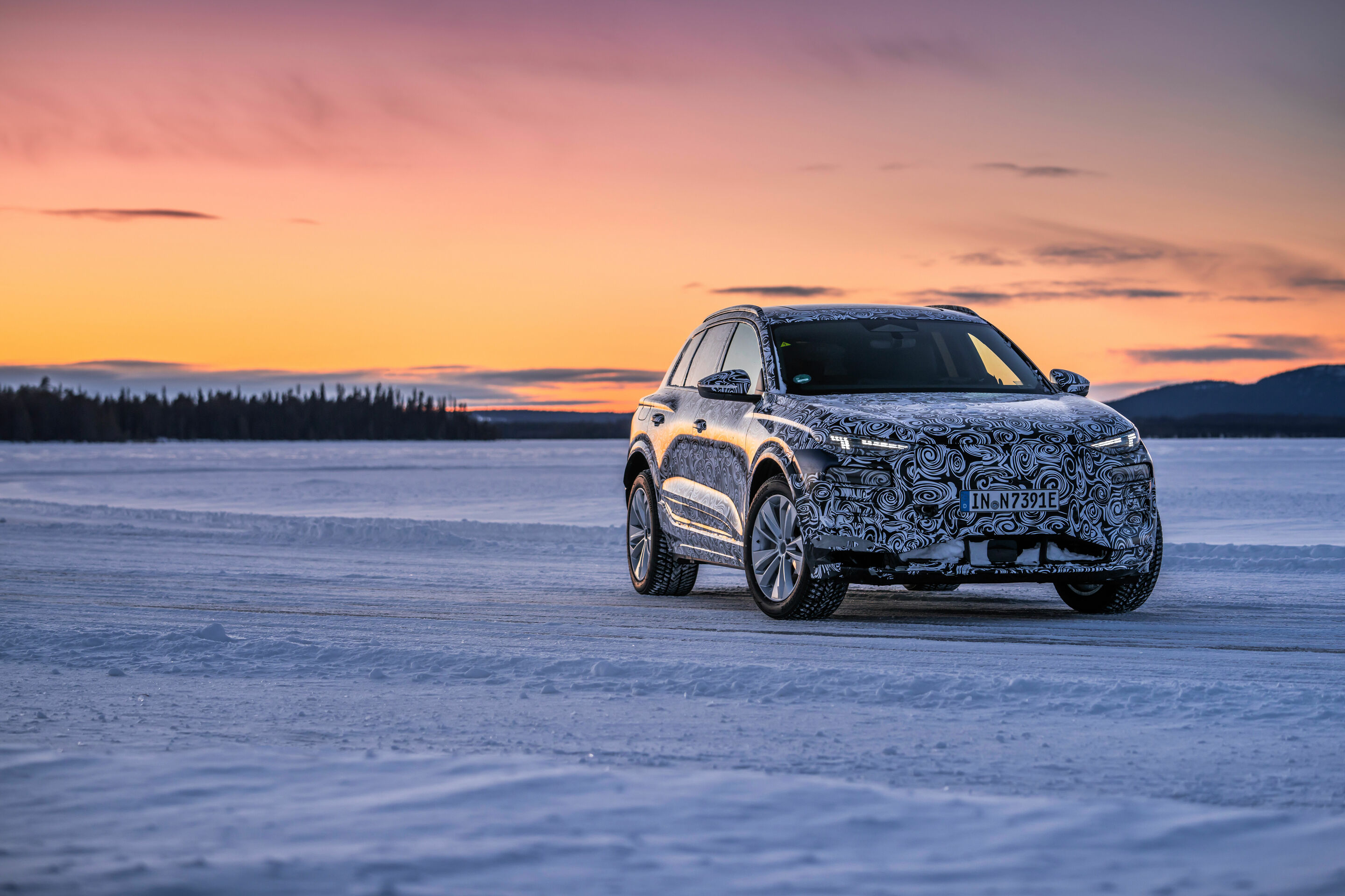 Audi Q6 e-tron Prototyp - Audi testet den seriennahen Prototyp des Q6 e-tron im hohen Norden auf Herz und Nieren.
