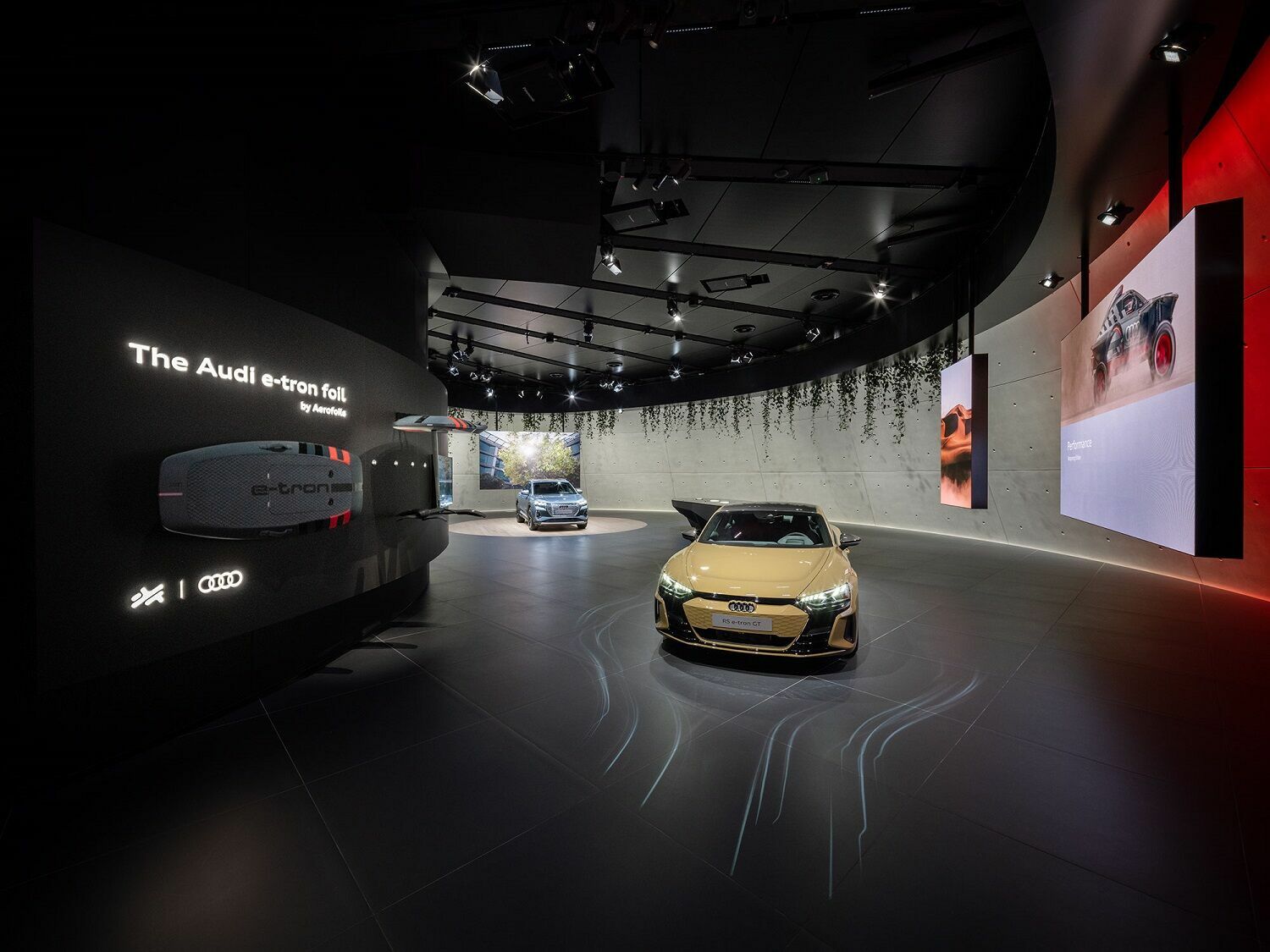 Nachhaltig beeindruckend: Audi House of Progress eröffnet in der Autostadt Wolfsburg - Ein Audi RS e-tron GT und ein Showcase für das Audi e-tron foil by Aerofoils transportieren das Markenthema Performance.