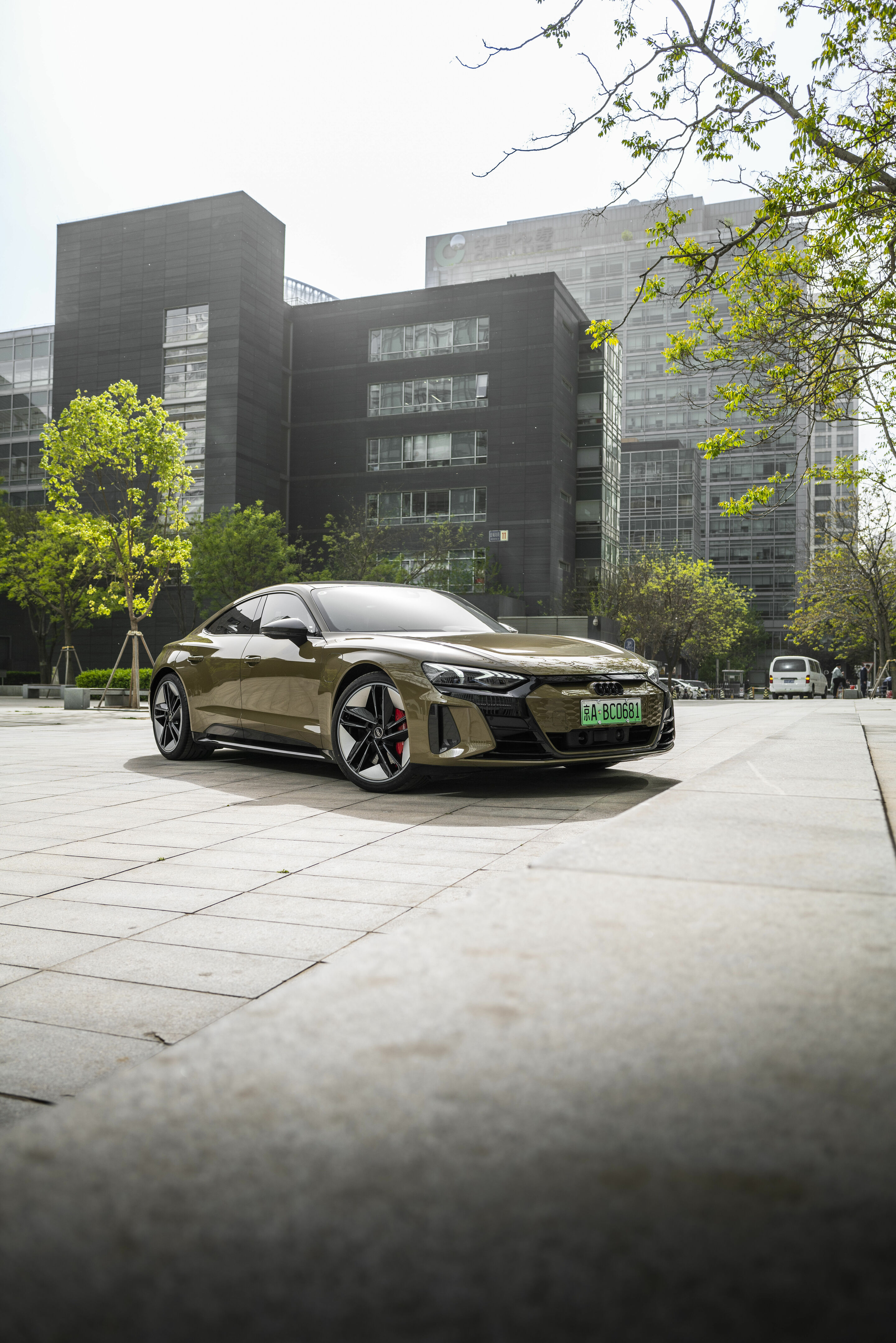 Audi in China - FAW-Audi Showroom im Wirtschaftszentrum einer chinesischen Großstadt