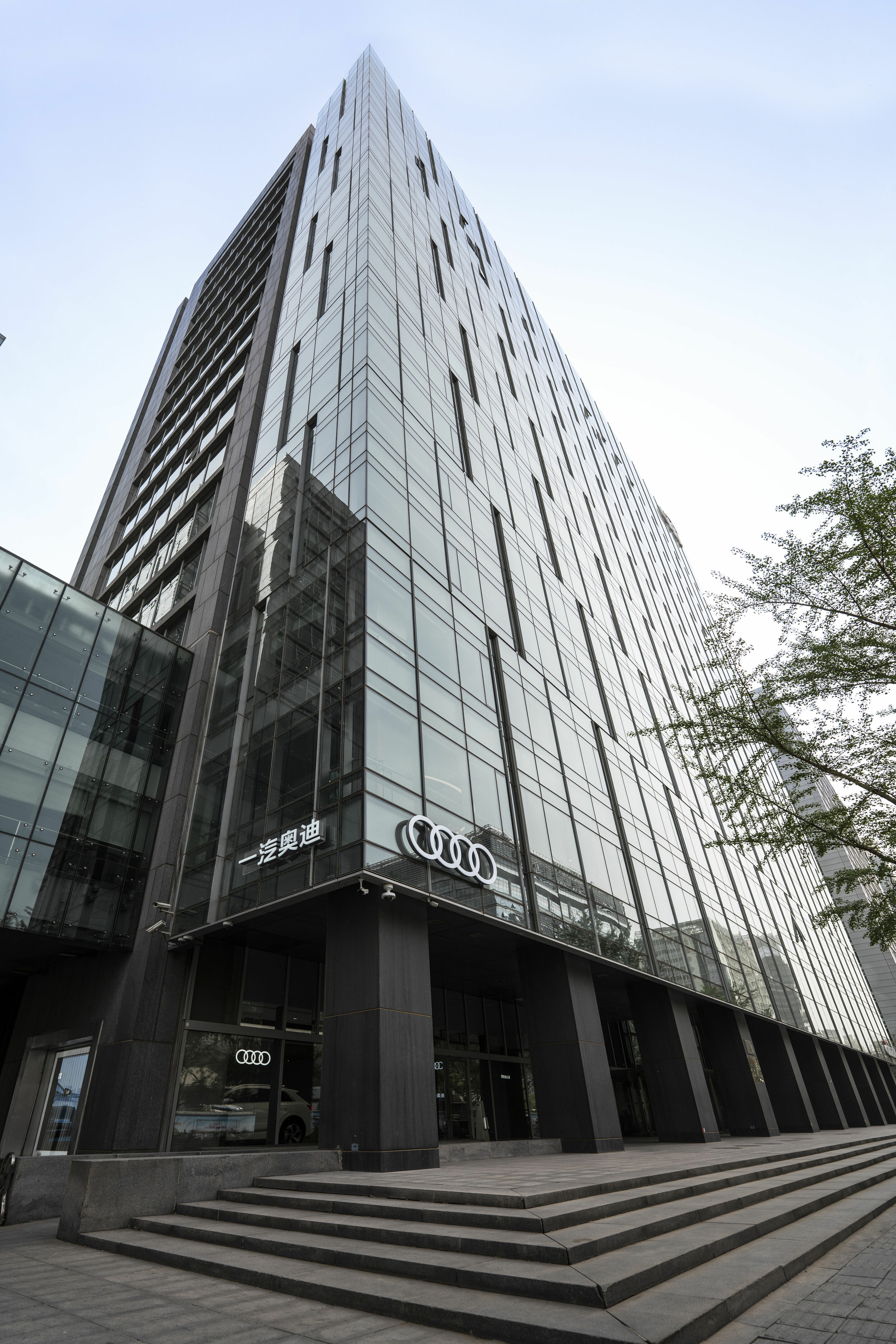 Audi in China - FAW-Audi Showroom im Wirtschaftszentrum einer chinesischen Großstadt