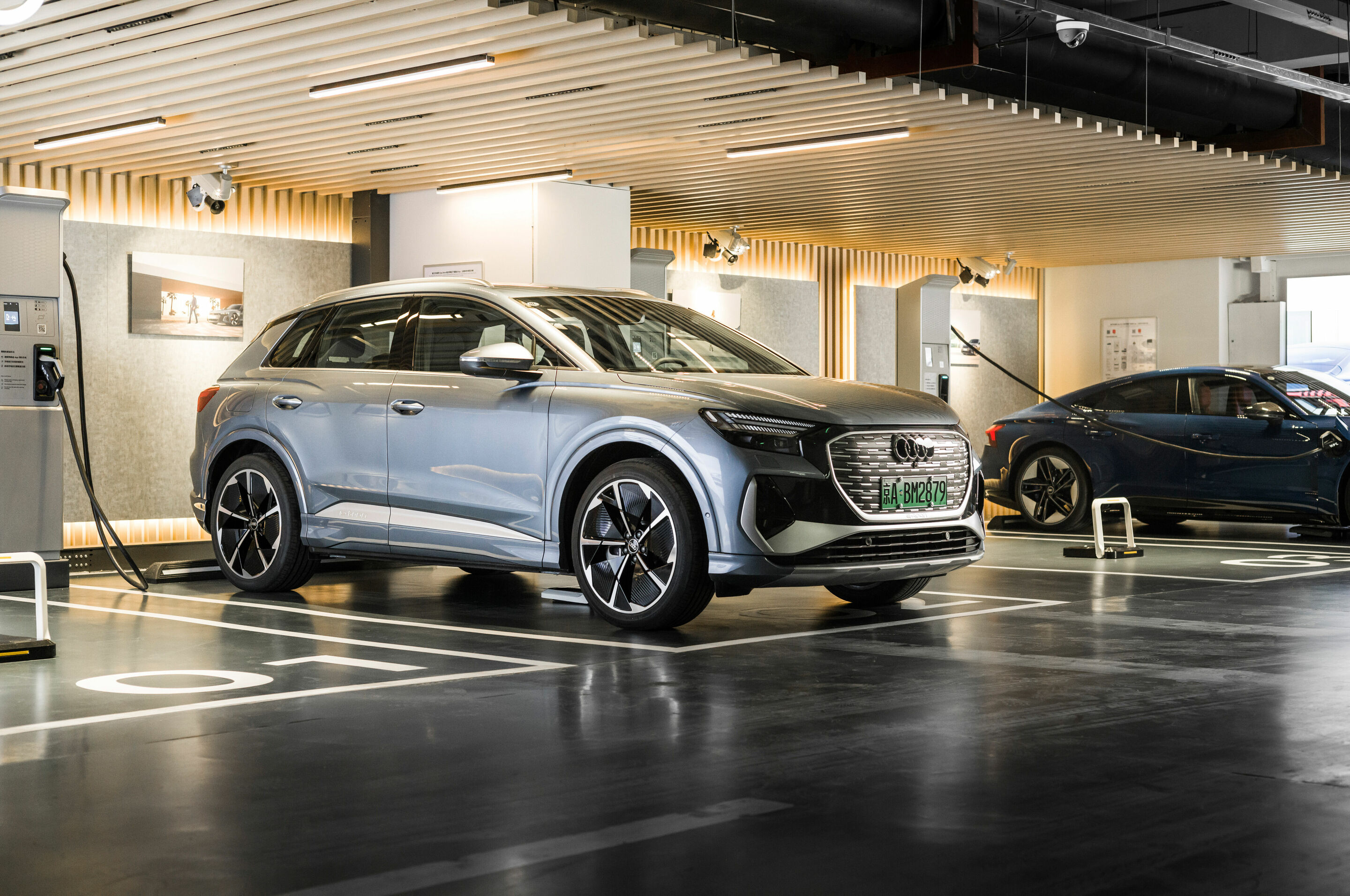 Audi Ladestation in Peking - Audi Q4 e-tron, Audi RS e-tron GT