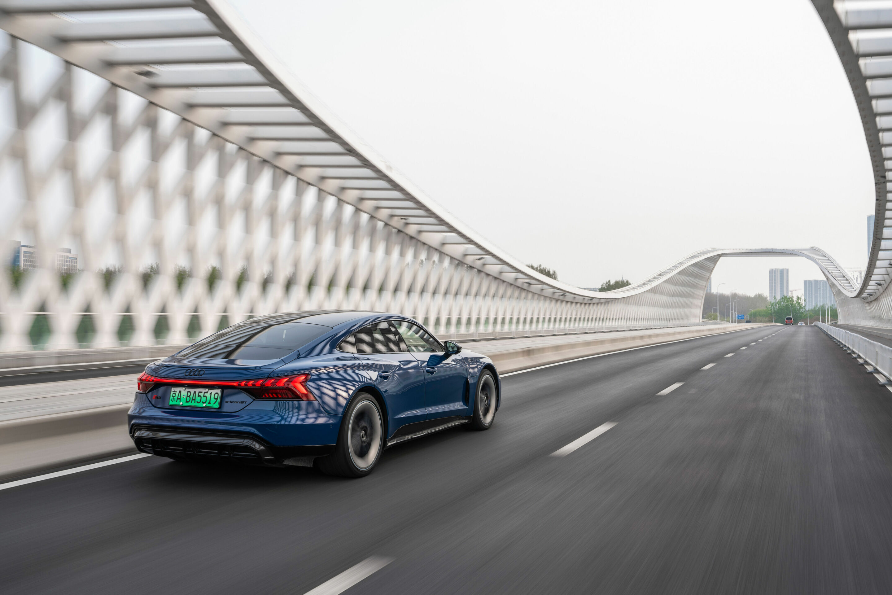 Audi RS e-tron GT - Audi RS e-tron GT auf den Straßen von Peking