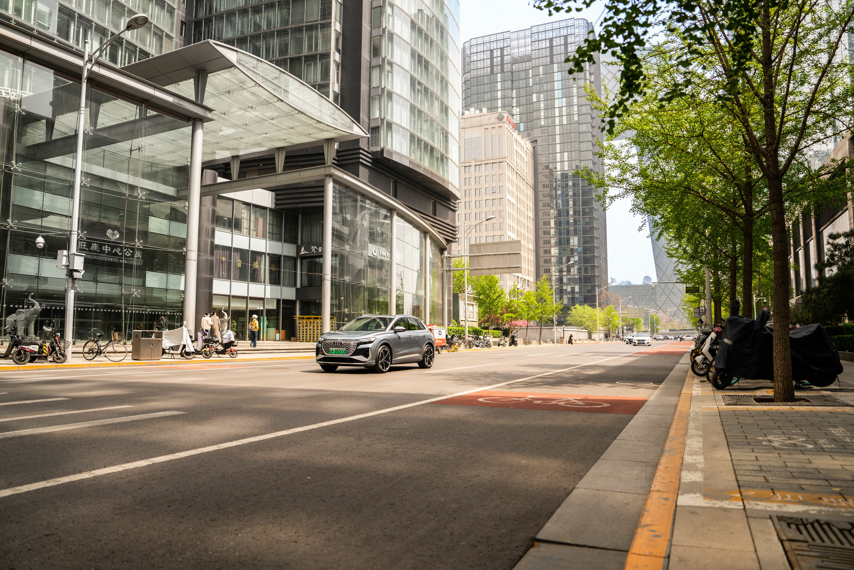 Audi Q4 e-tron - Audi Q4 e-tron on the Streets of Beijing