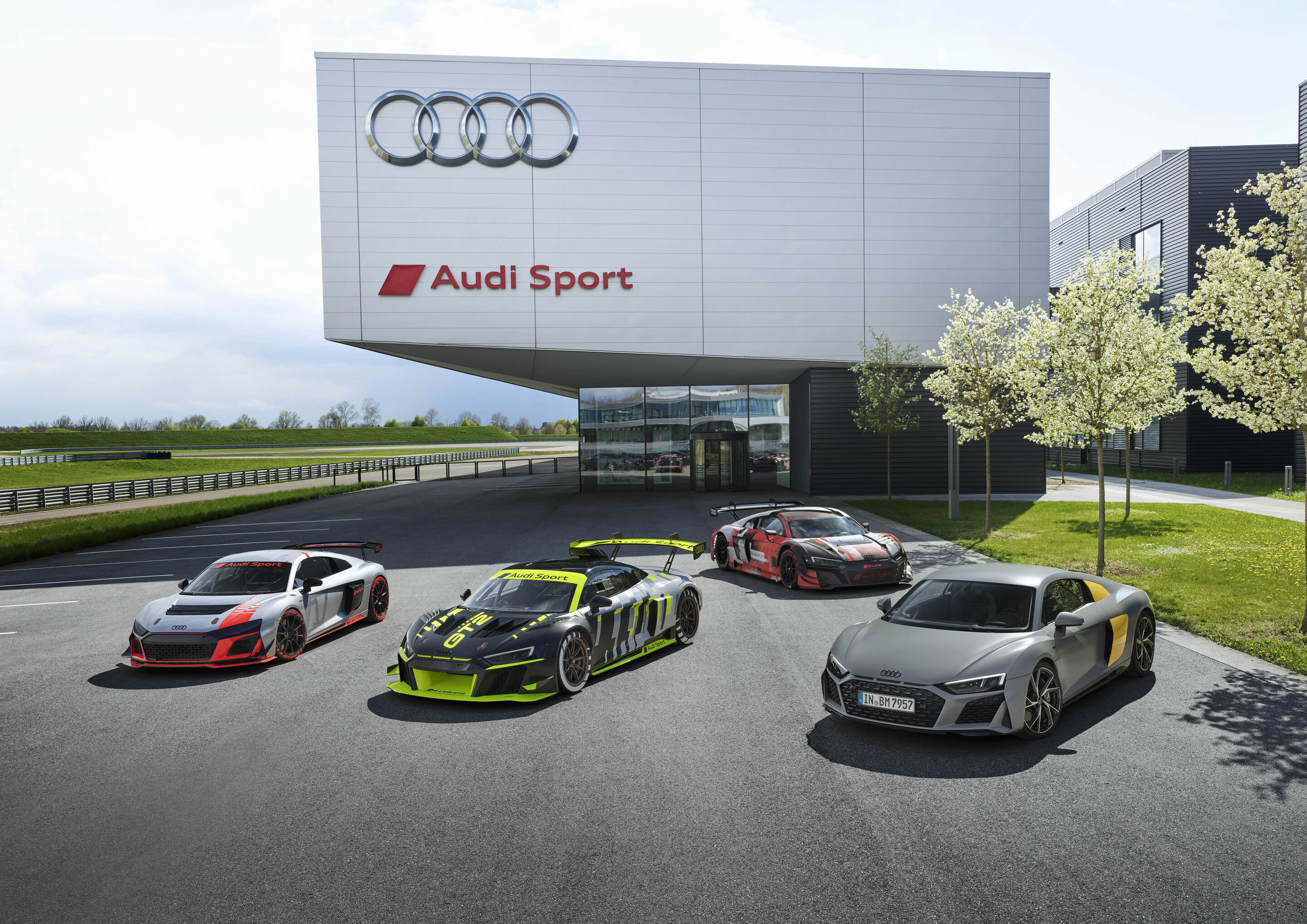 40 years Audi Sport GmbH - Models from left to right (static photo):
Audi R8 LMS GT4
Audi R8 LMS GT2
Audi R8 LMS GT3
Audi R8 Coupé V10 performance RWD, colour: Nardo Grey/Vegas Yellow