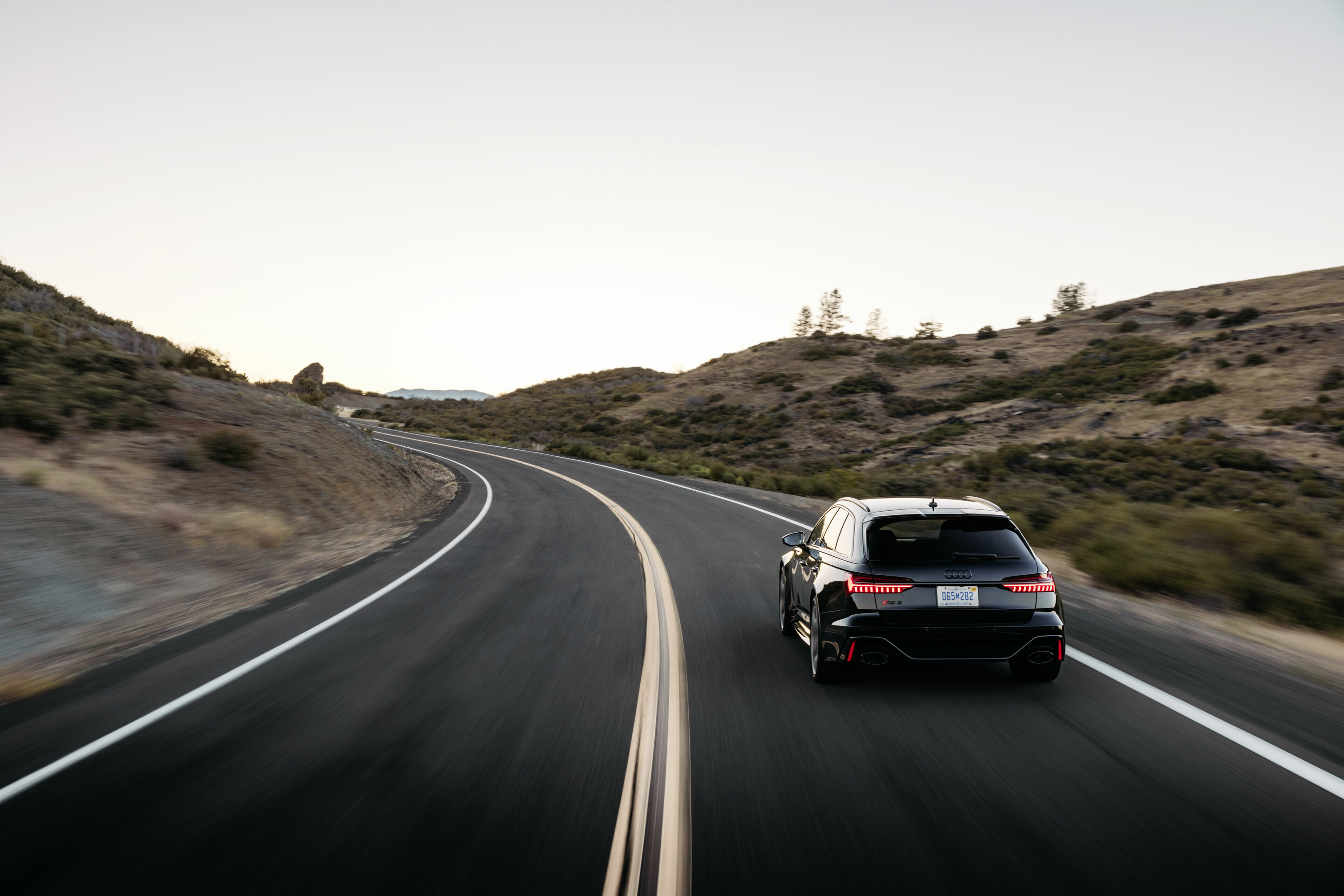 Audi RS 6 Avant performance - Dynamic photo, 
Colour: Mythos Black metallic