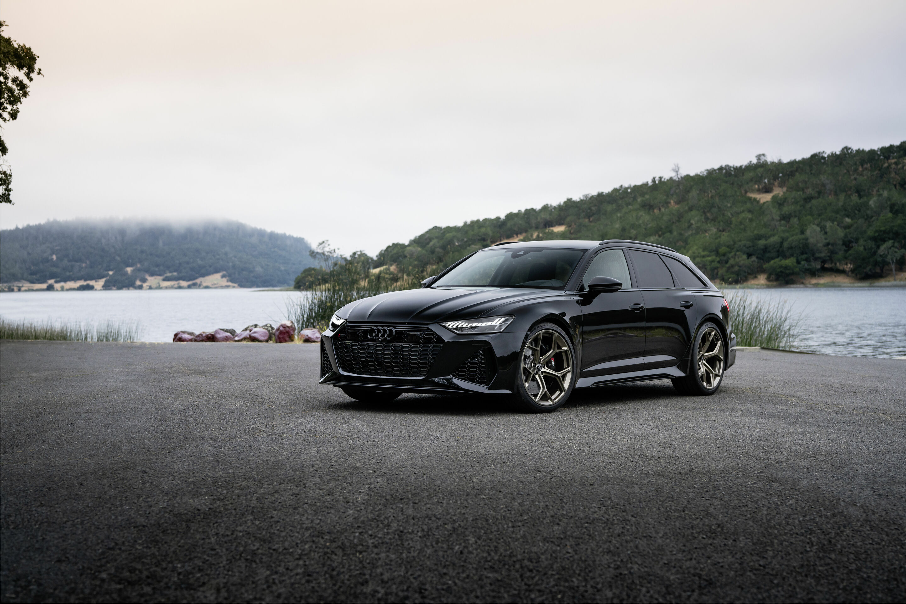 Audi RS 6 Avant performance - Standaufnahme,
Farbe: Mythosschwarz Metallic