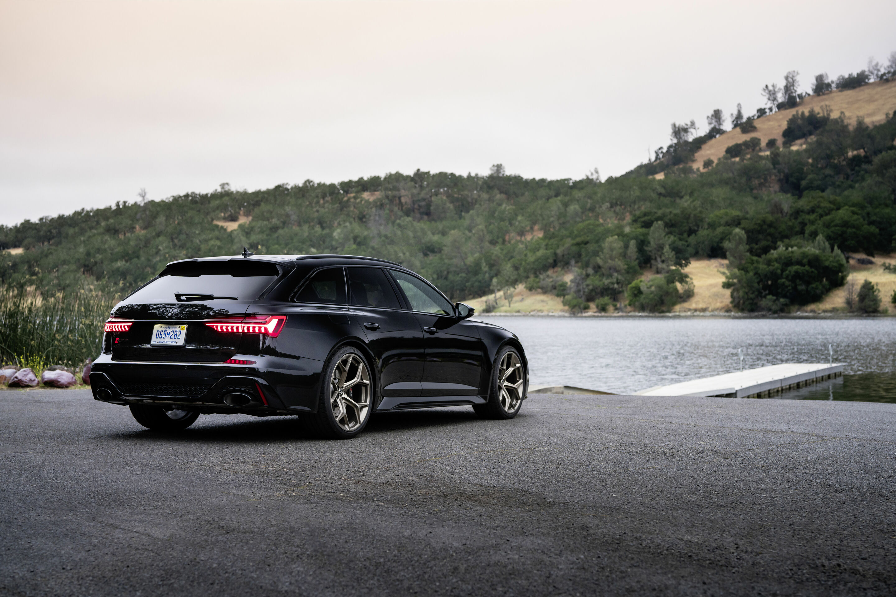Audi RS 6 Avant performance - Standaufnahme,
Farbe: Mythosschwarz Metallic