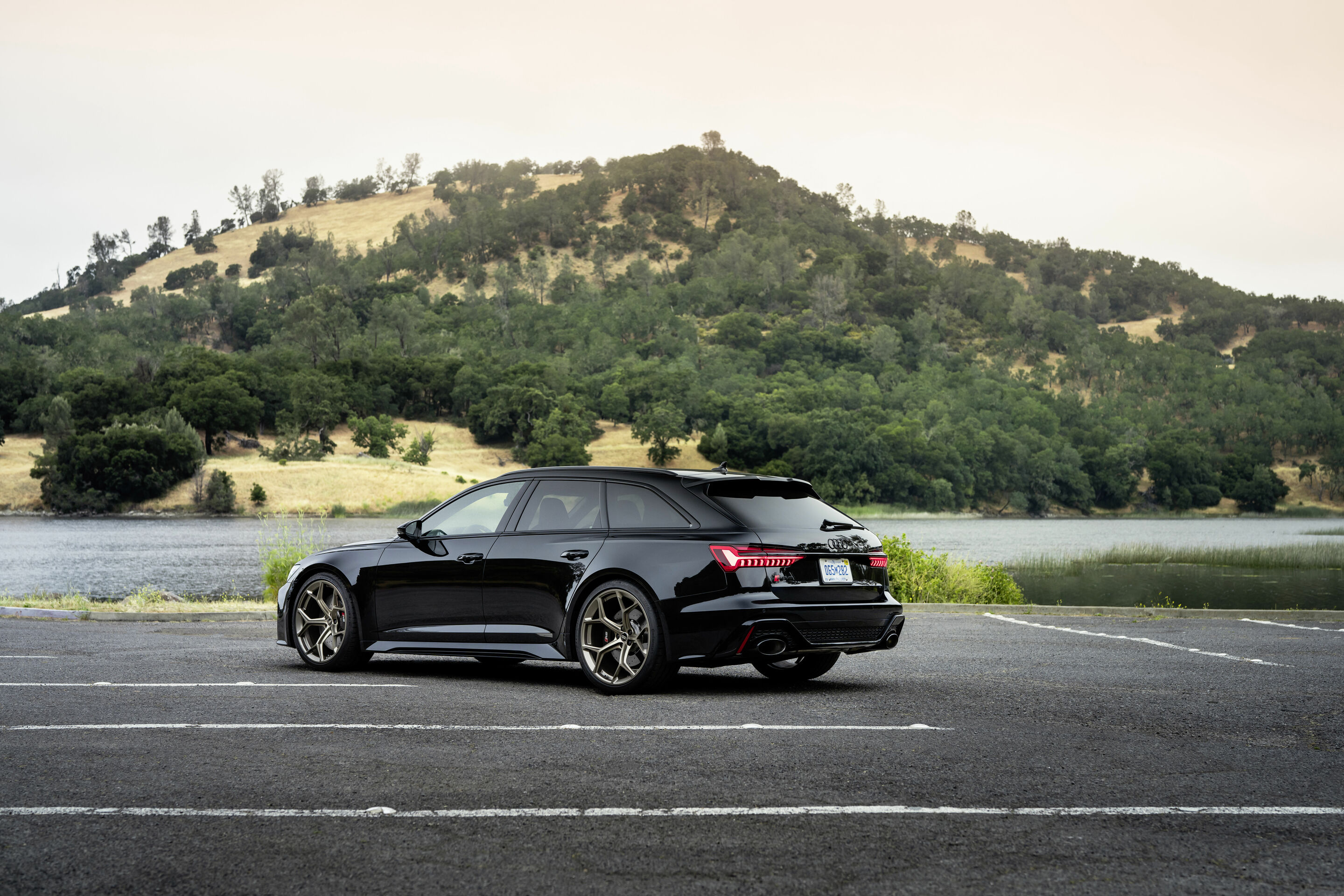 Audi RS 6 Avant performance - Standaufnahme,
Farbe: Mythosschwarz Metallic