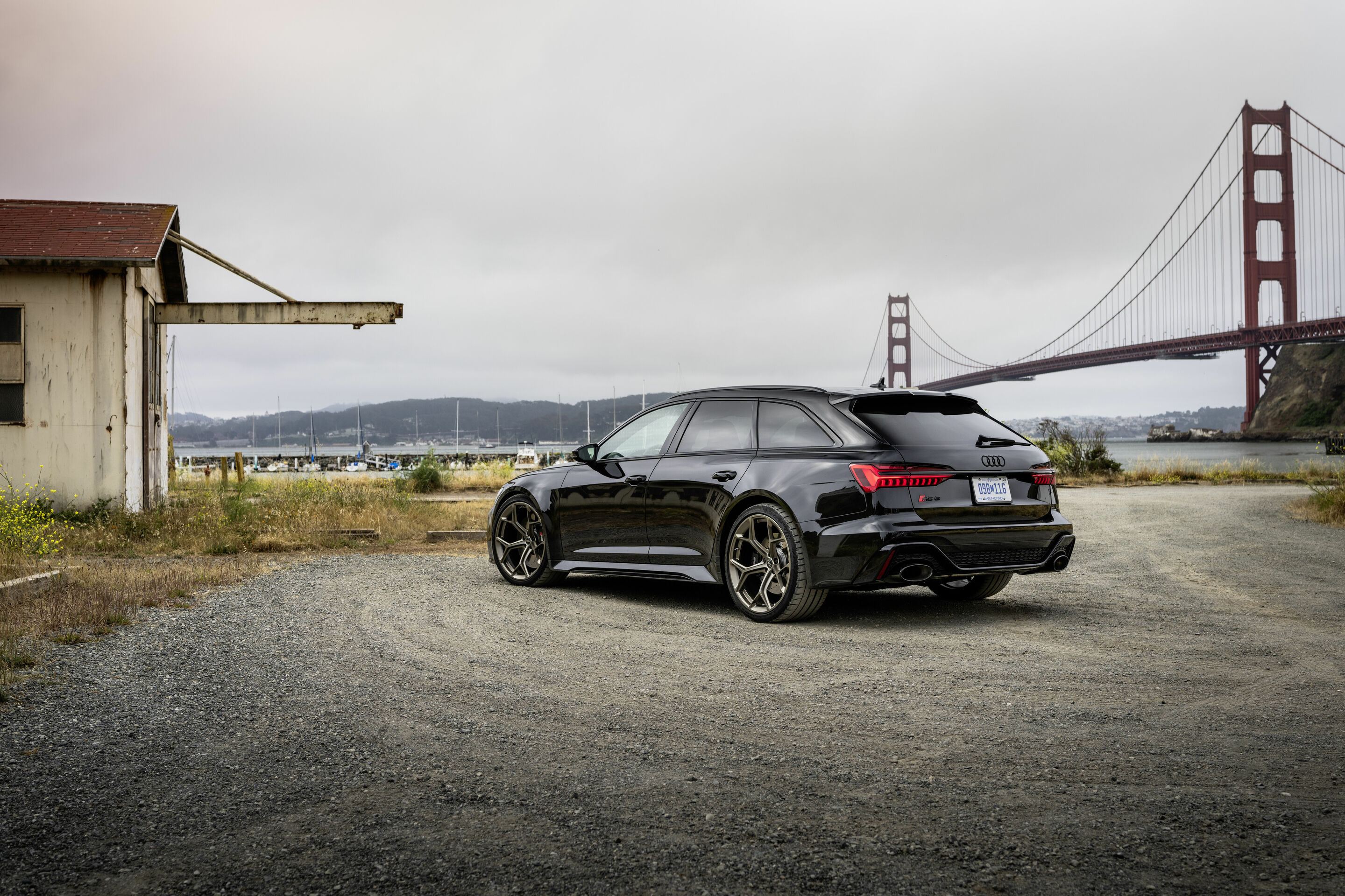 Audi RS 6 Avant performance - Standaufnahme,
Farbe: Mythosschwarz Metallic