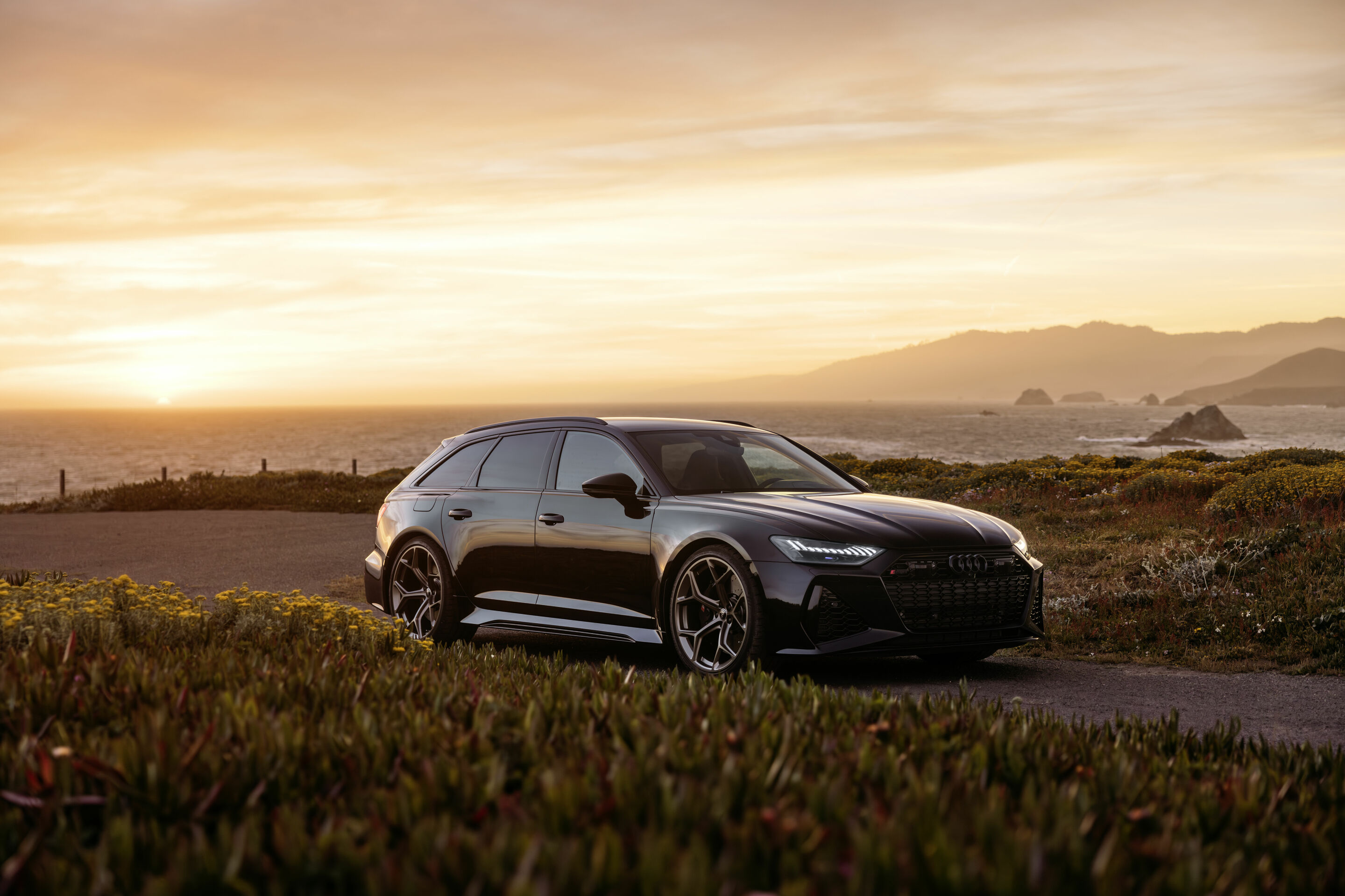Audi RS 6 Avant performance - Standaufnahme,
Farbe: Mythosschwarz Metallic
